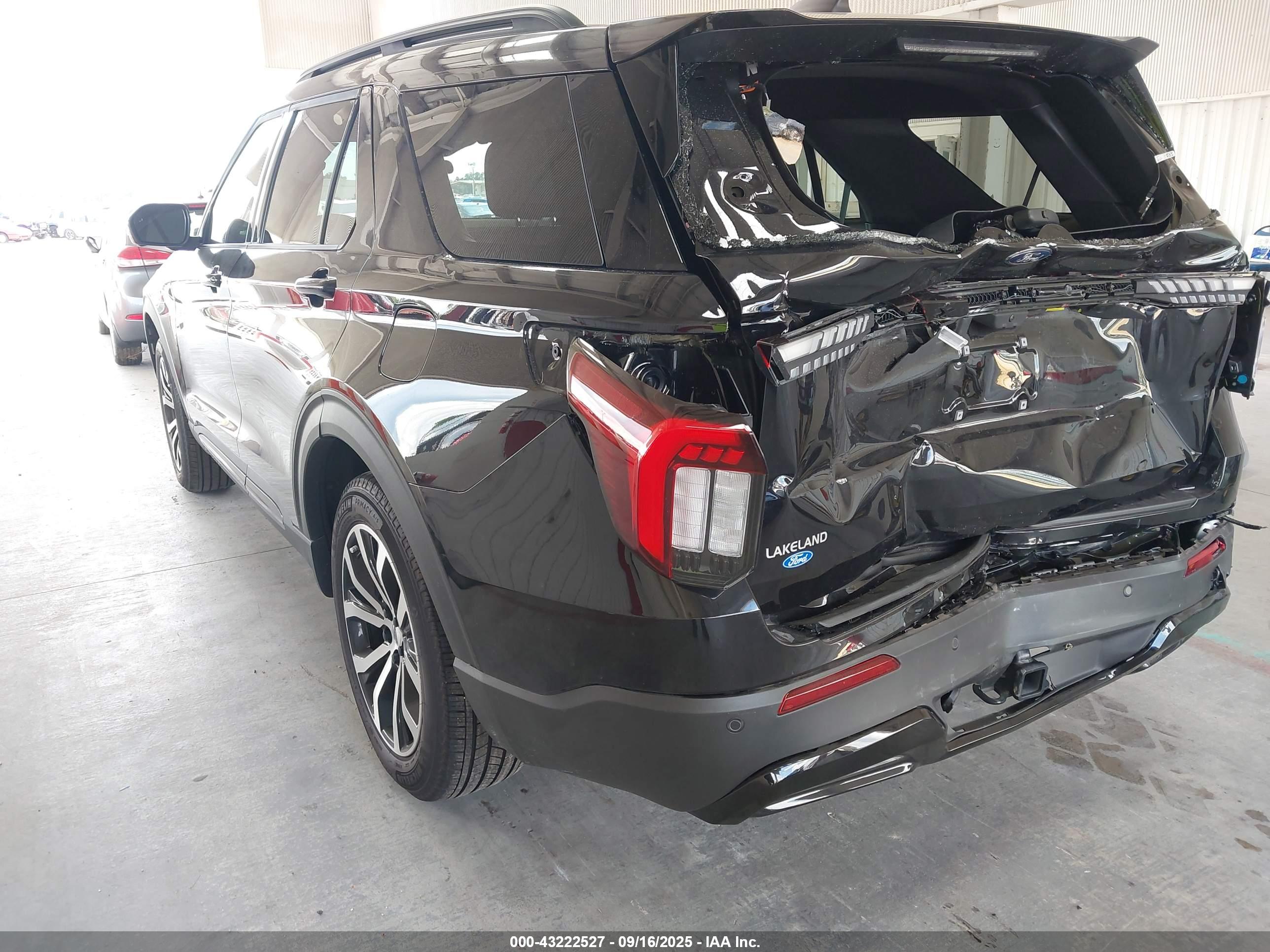 FORD EXPLORER image 3