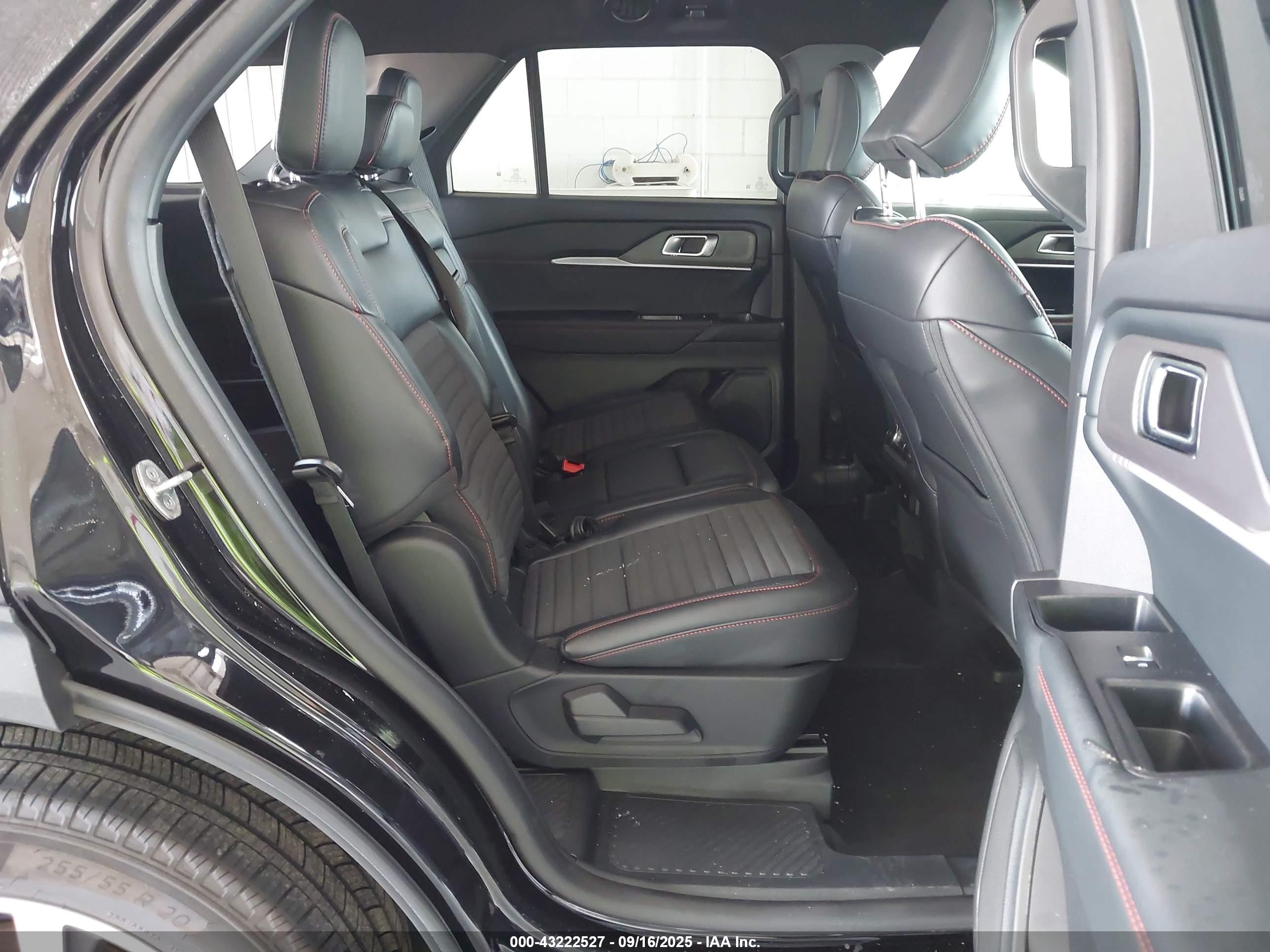 FORD EXPLORER image 8