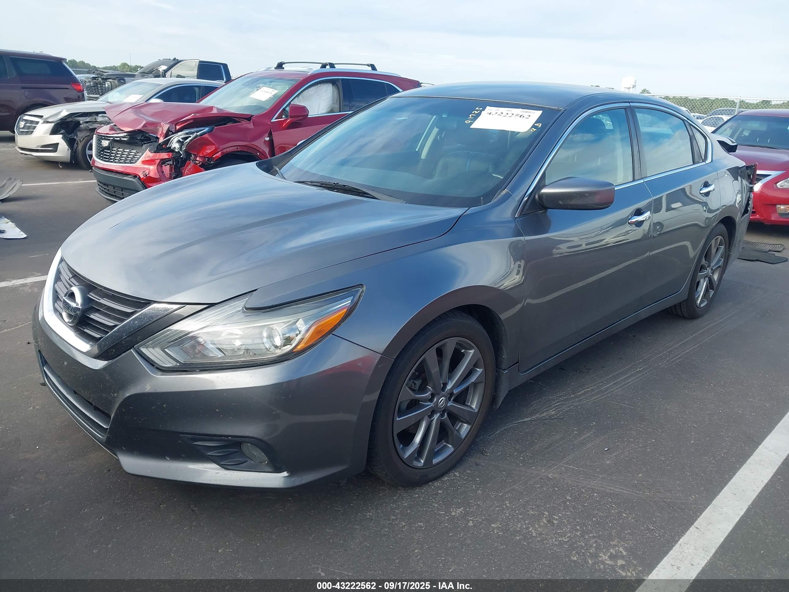NISSAN ALTIMA image 2