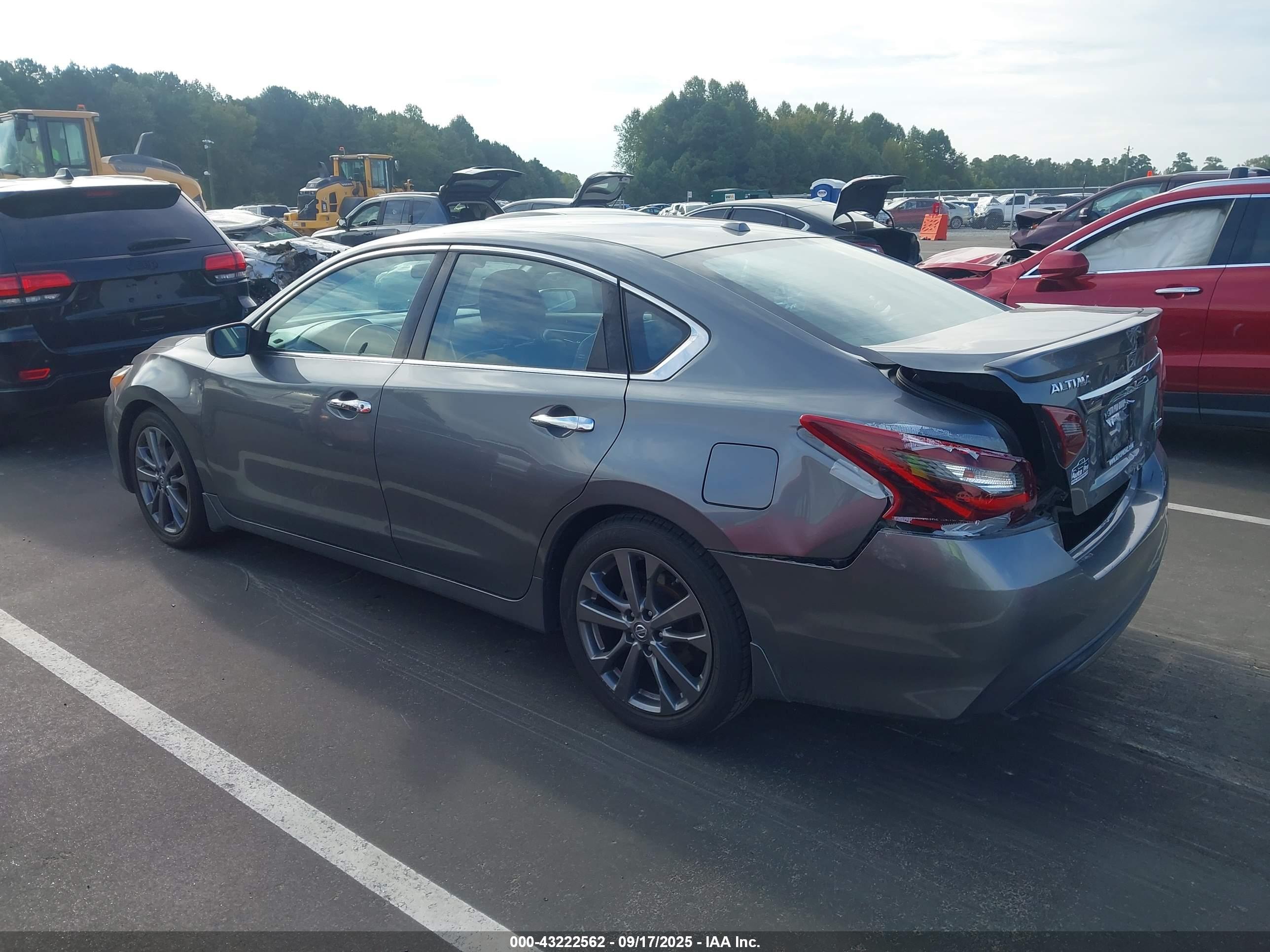 NISSAN ALTIMA image 3