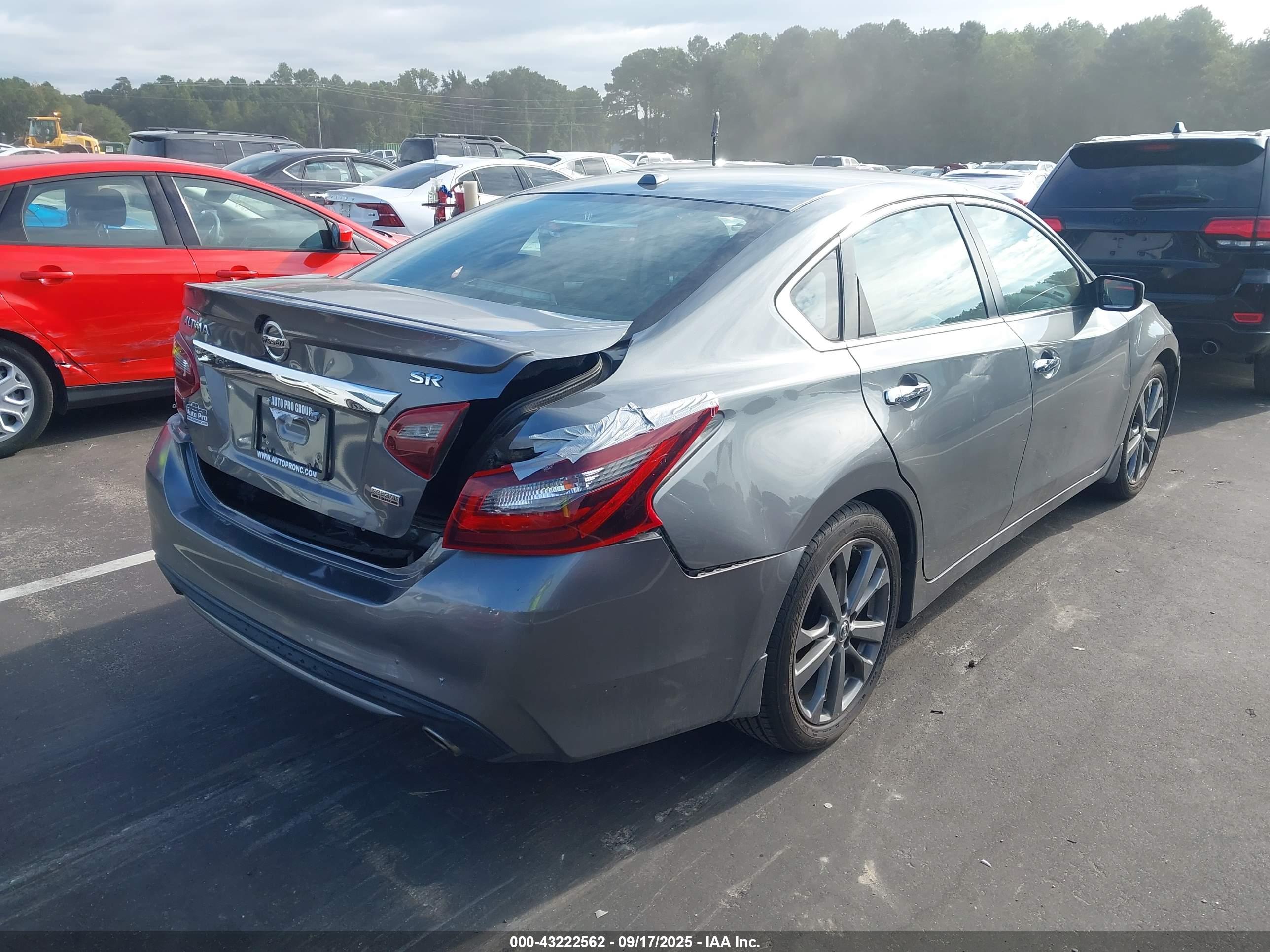 NISSAN ALTIMA image 4