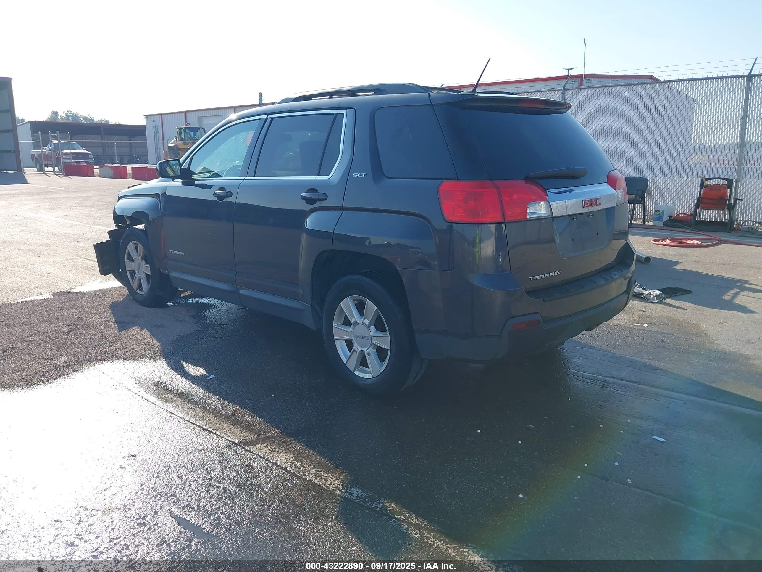 GMC TERRAIN image 3