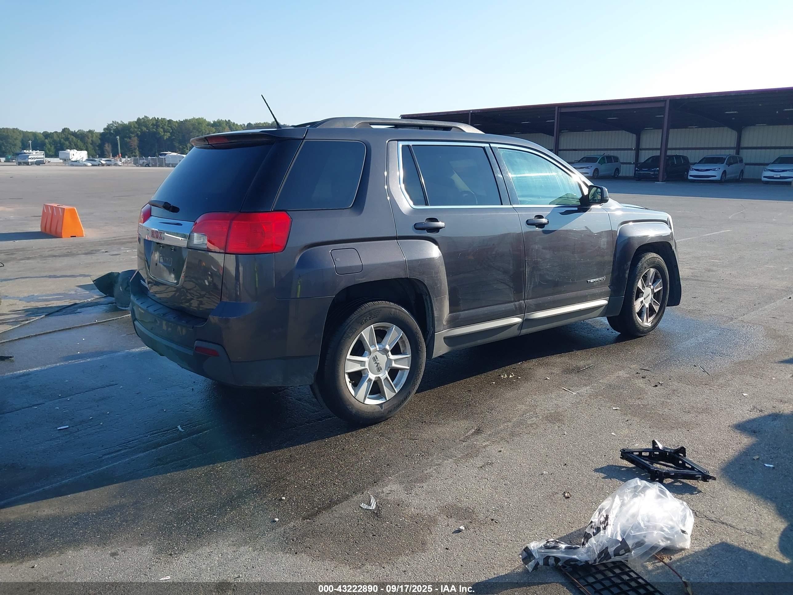 GMC TERRAIN image 4