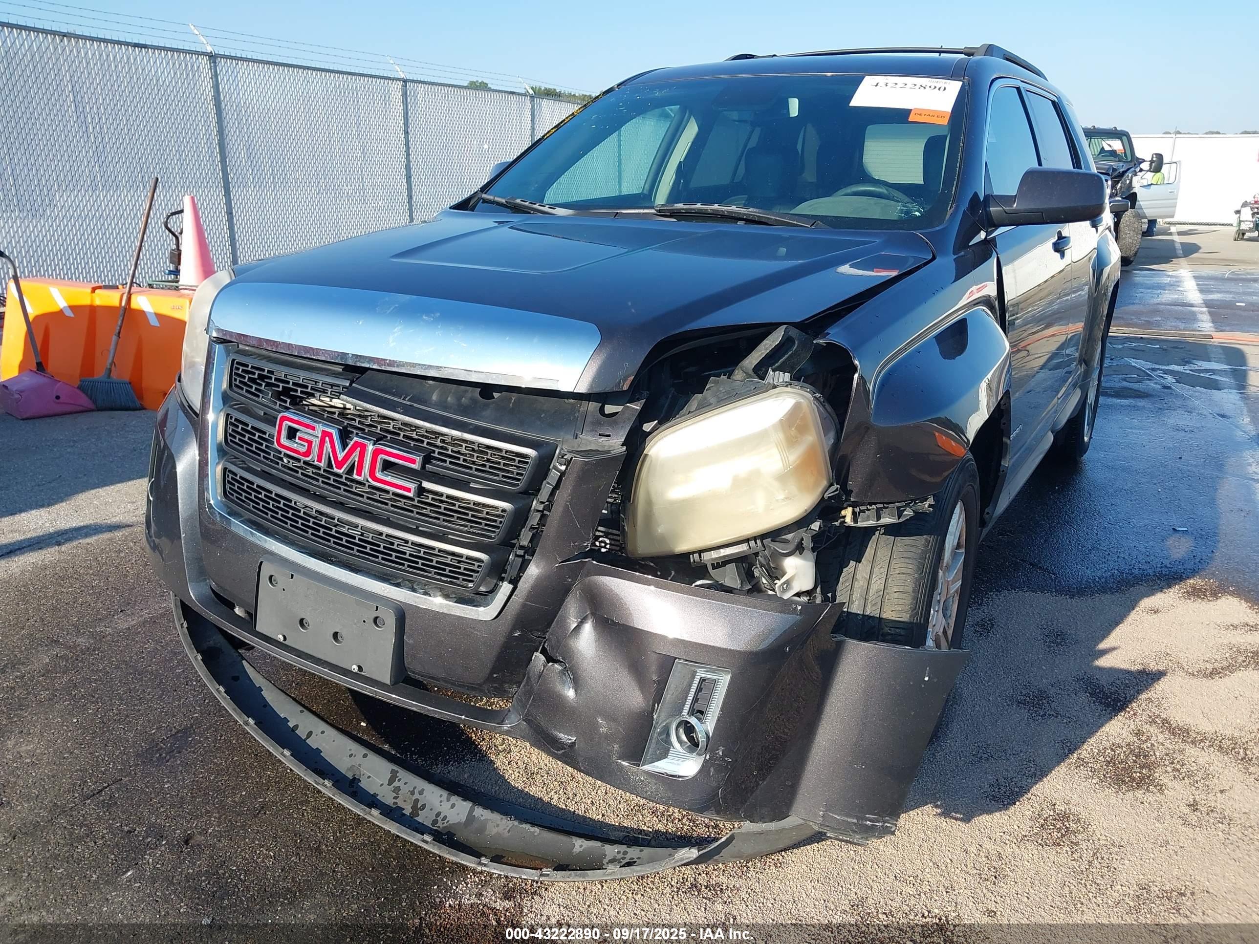 GMC TERRAIN image 6