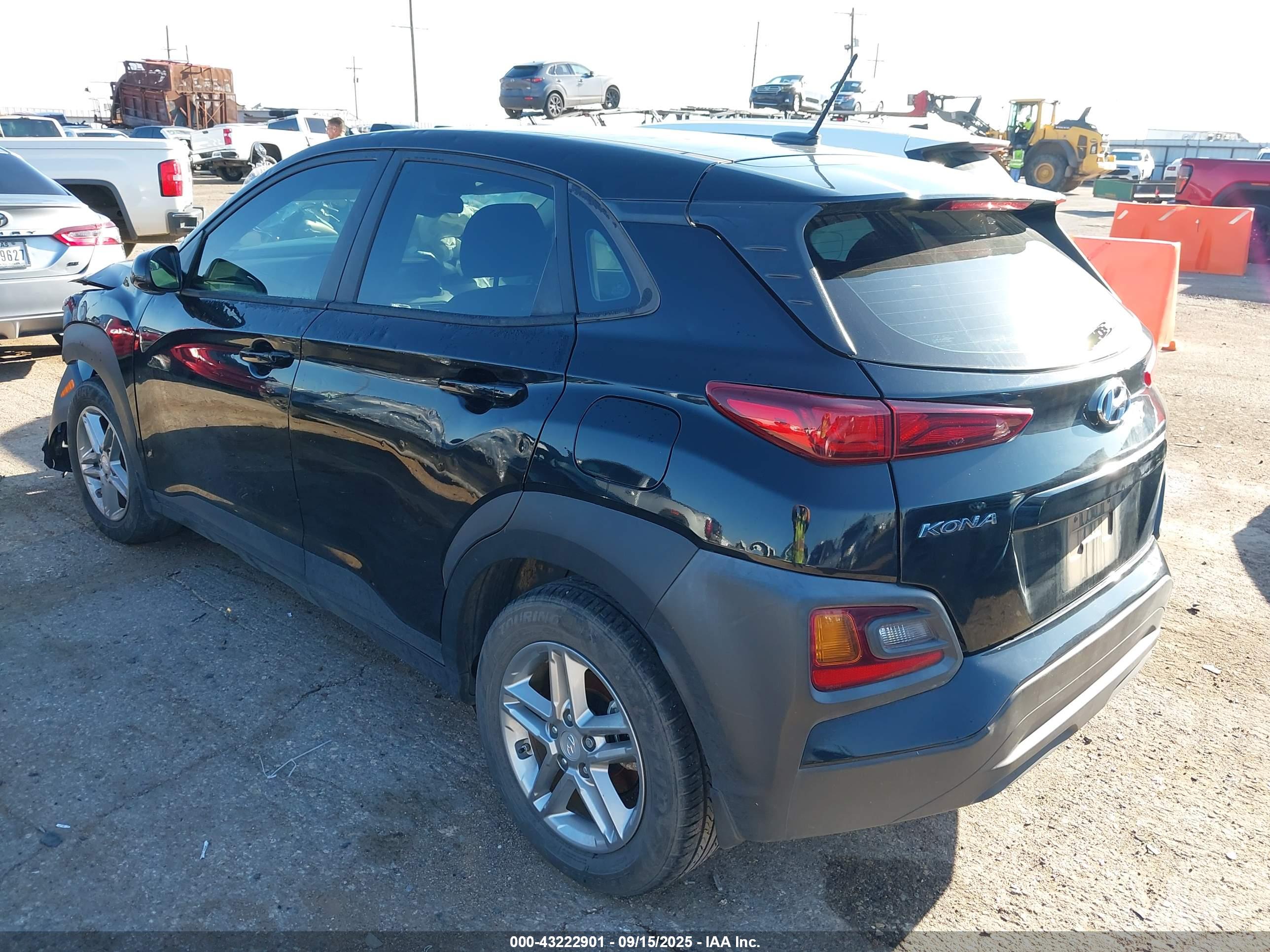 HYUNDAI KONA image 3
