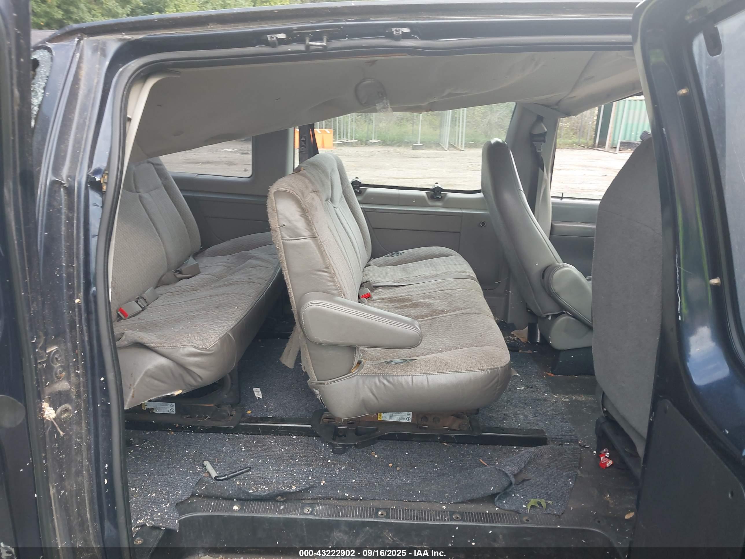 FORD E-350 image 8