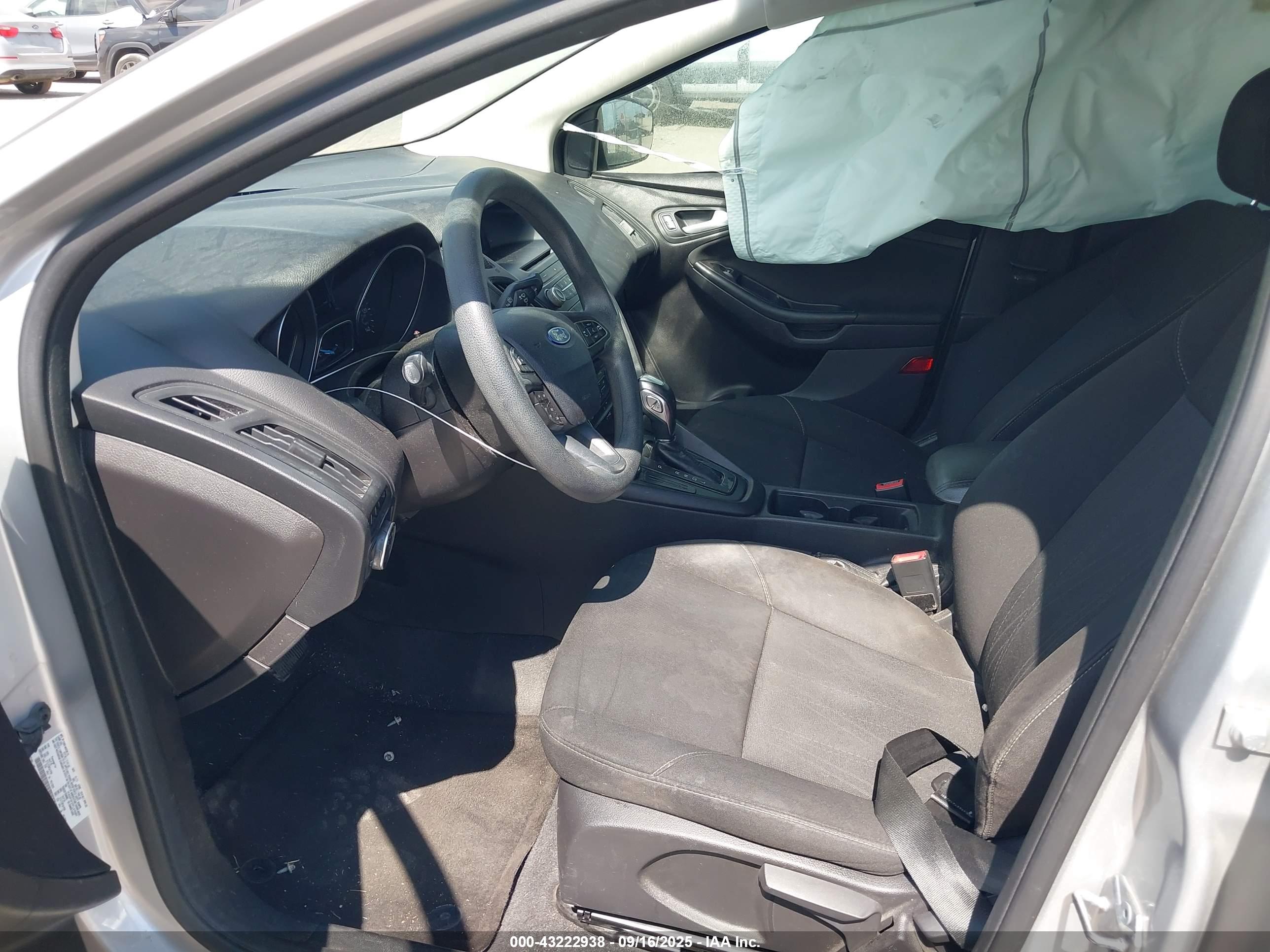 FORD FOCUS image 5