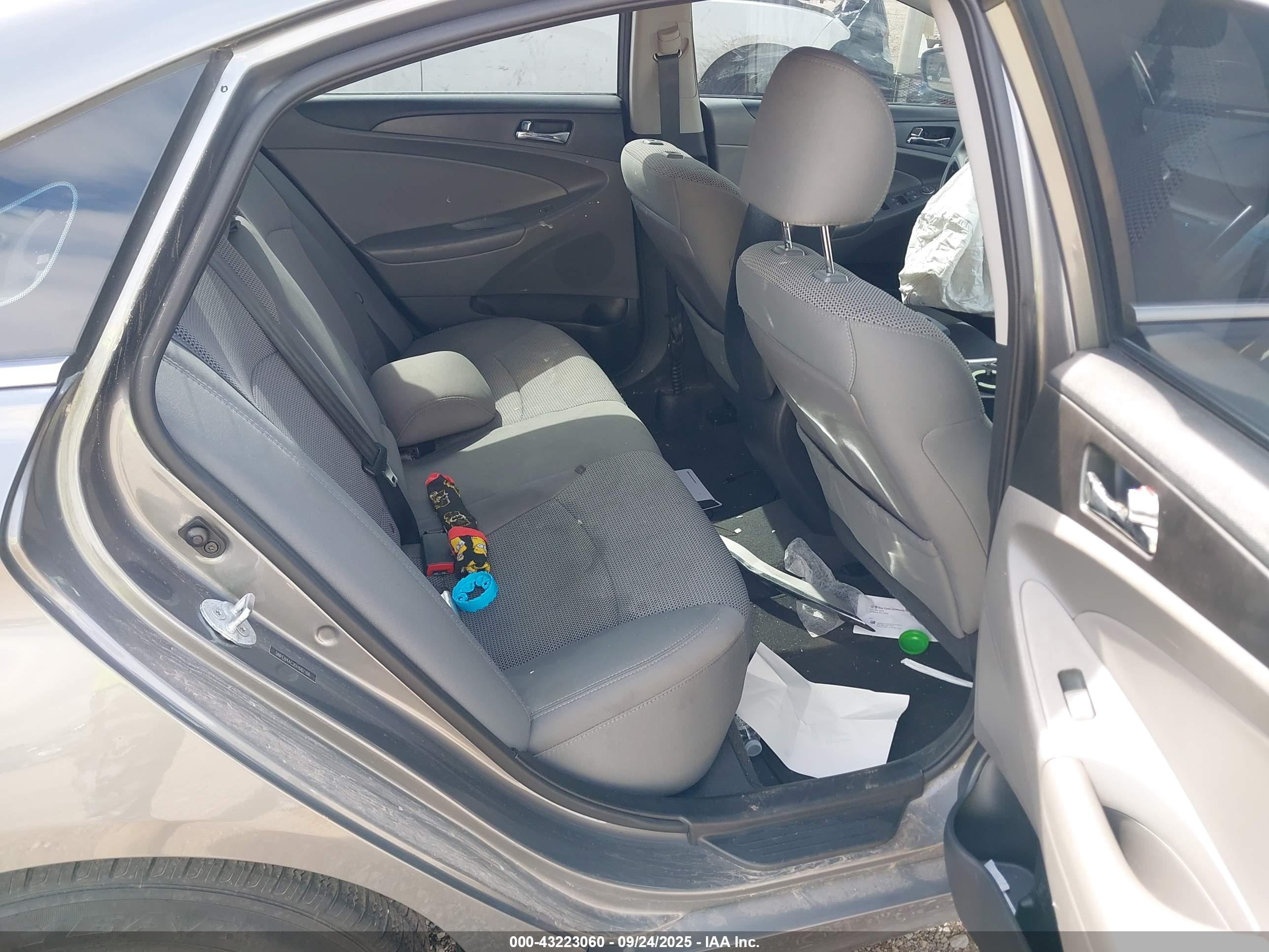 HYUNDAI SONATA image 8
