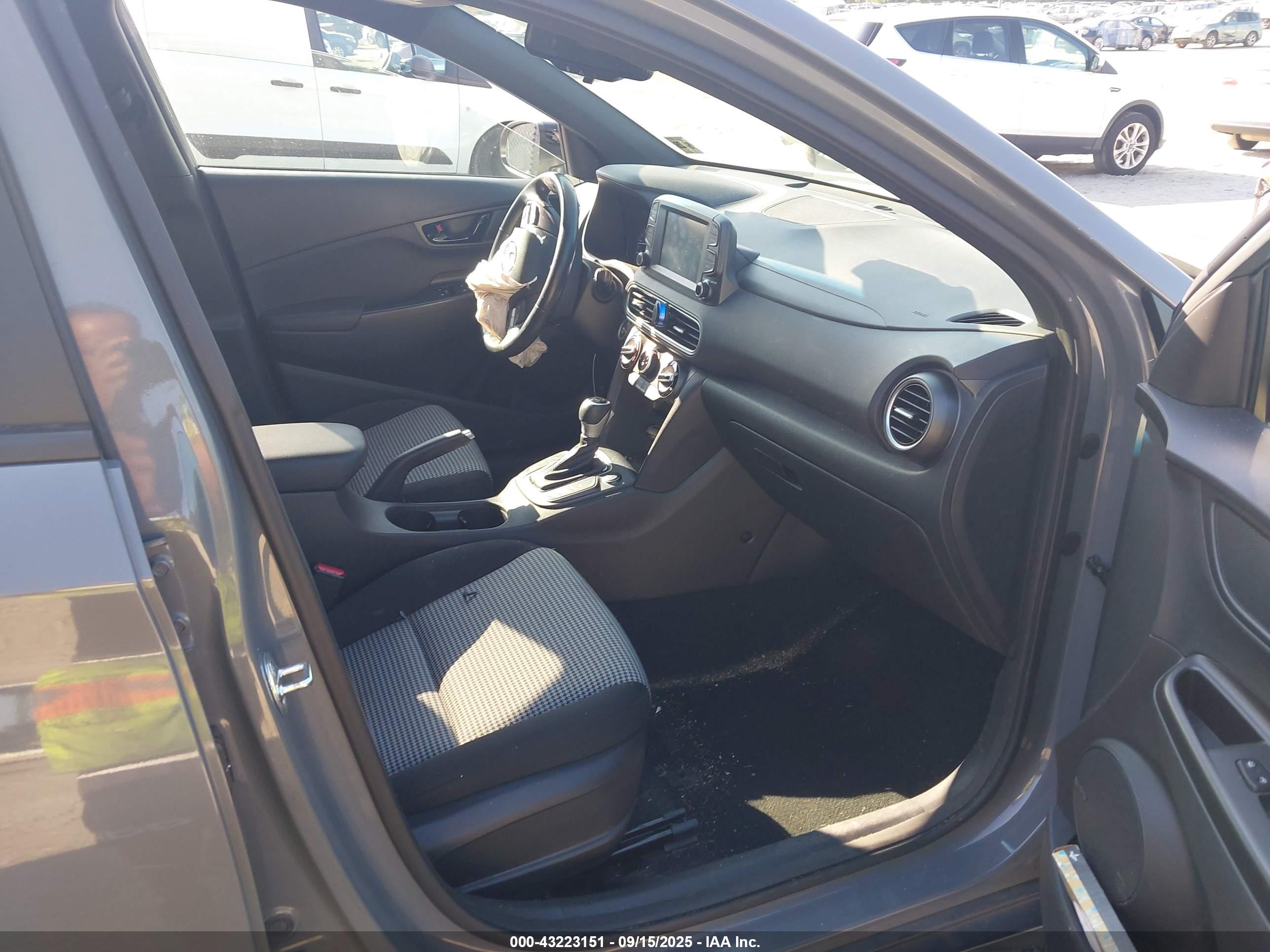 HYUNDAI KONA image 5
