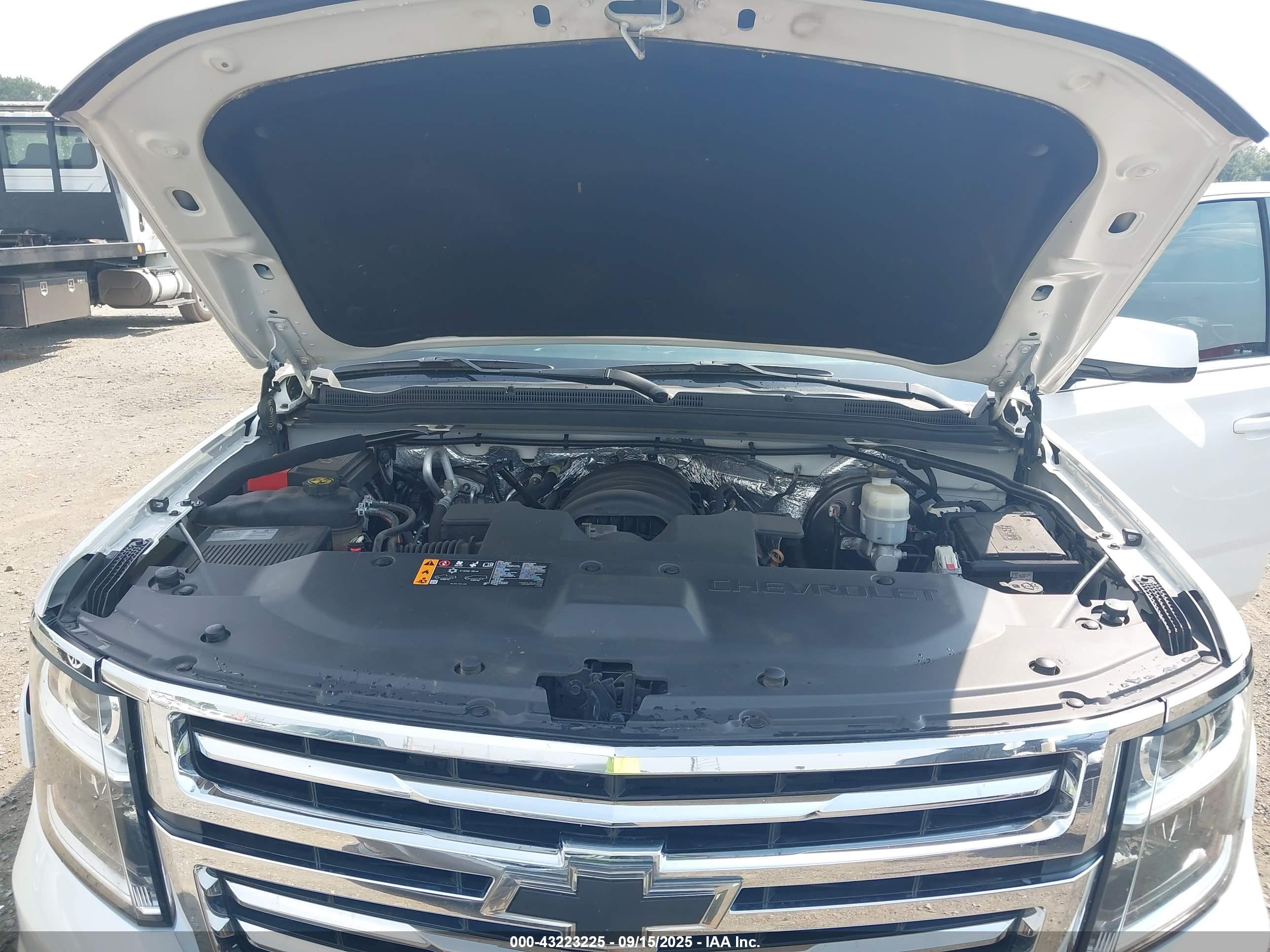 CHEVROLET TAHOE image 10