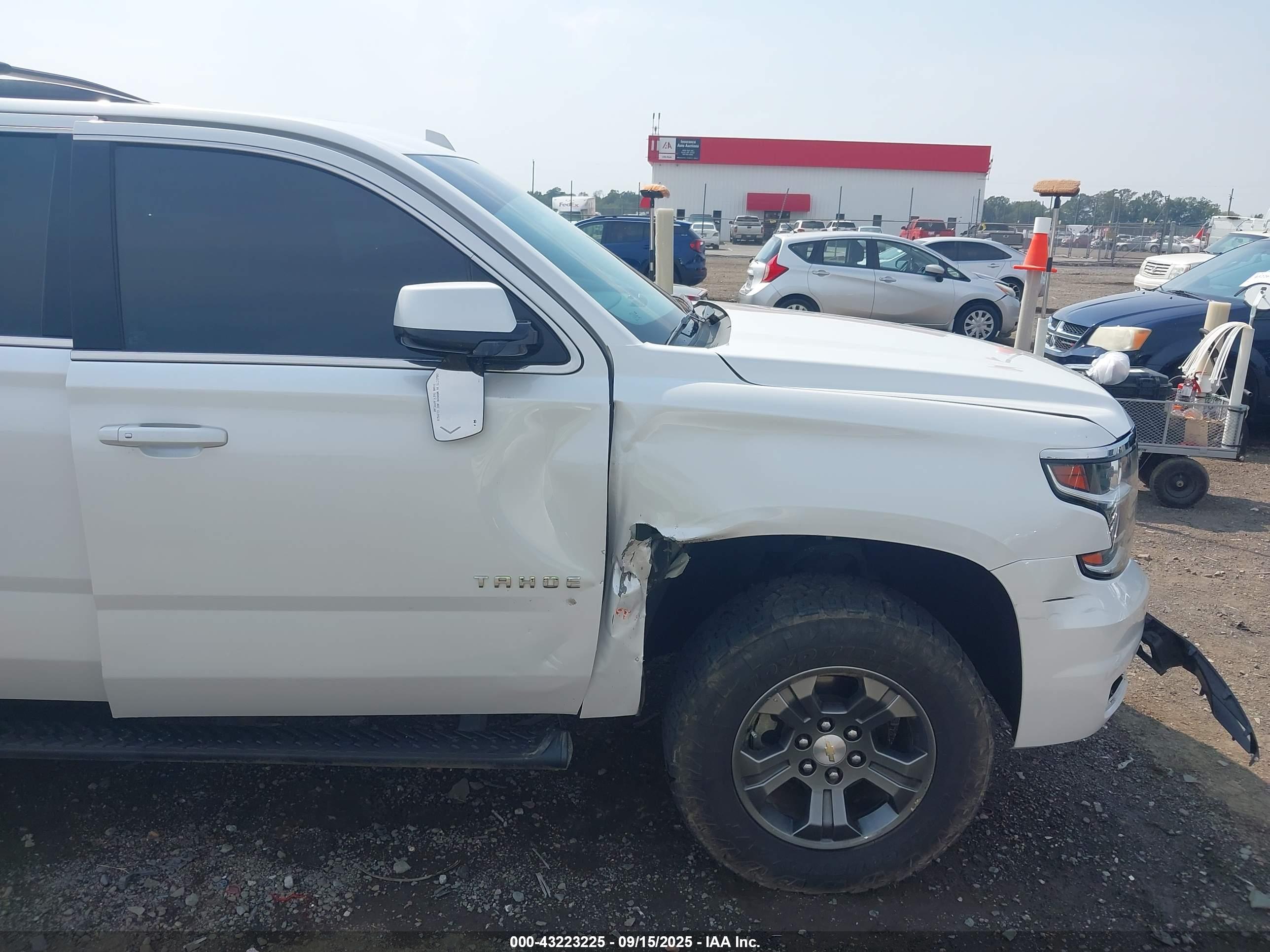 CHEVROLET TAHOE image 6