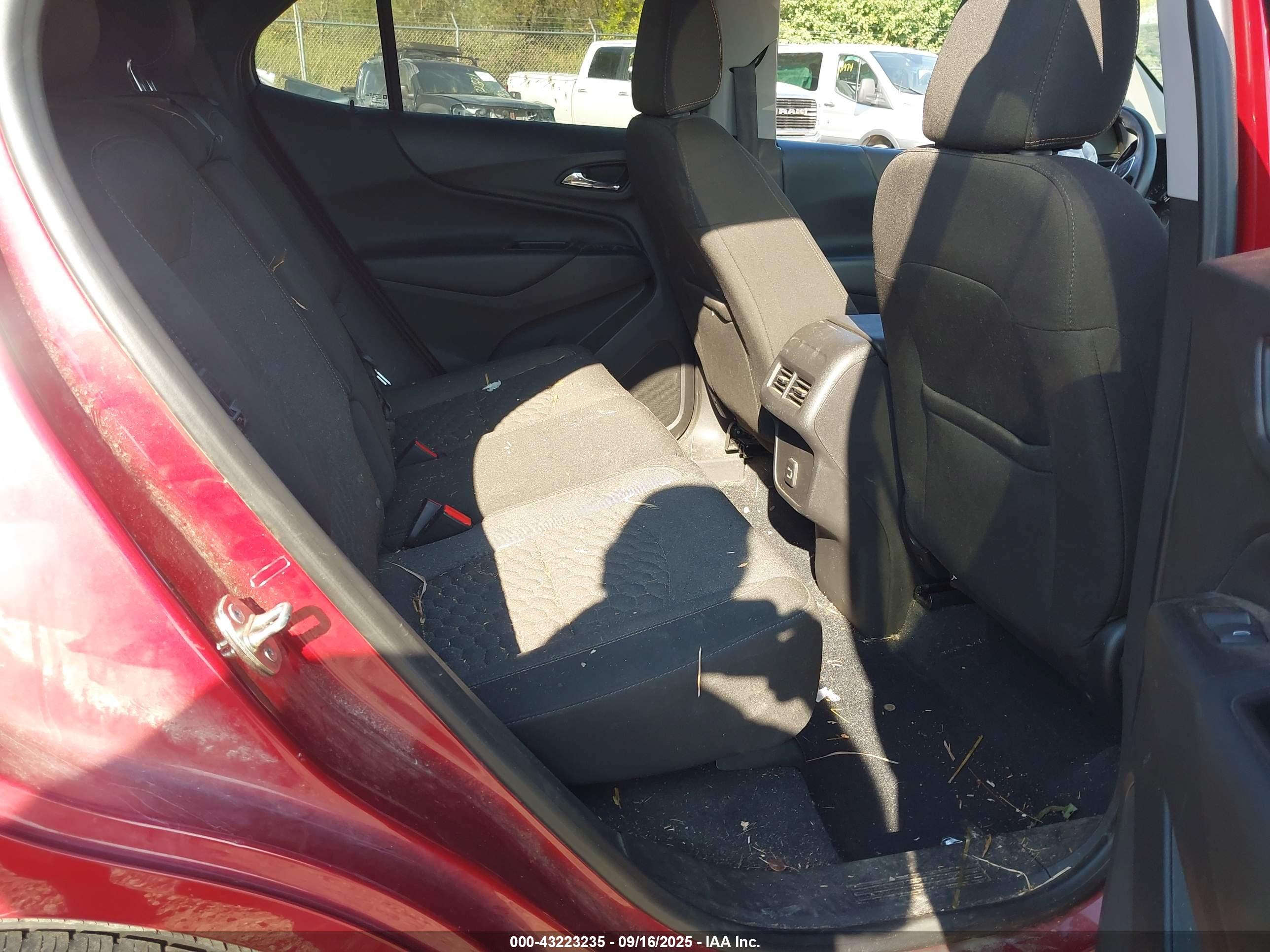 CHEVROLET EQUINOX image 8