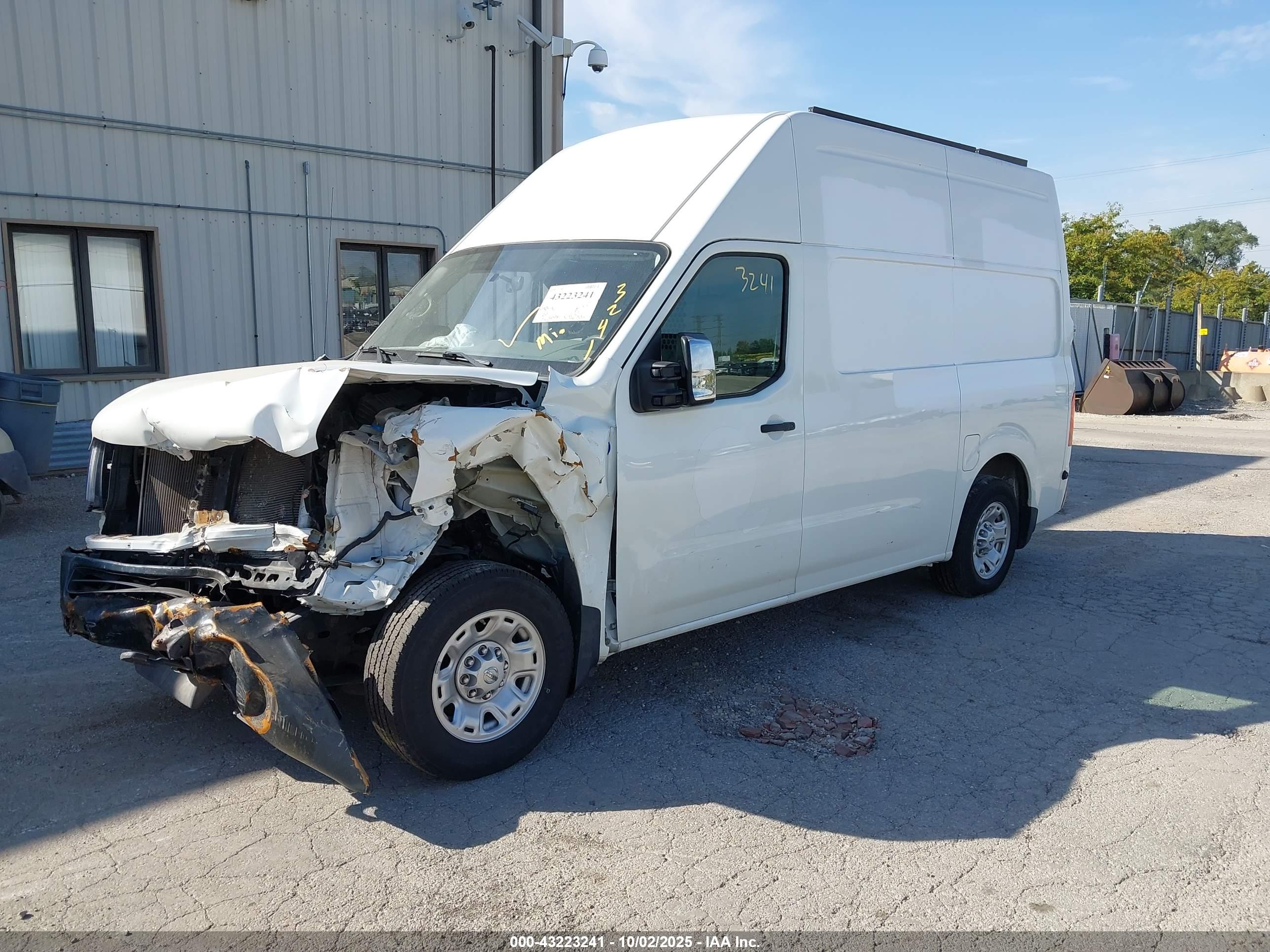 NISSAN NV image 2