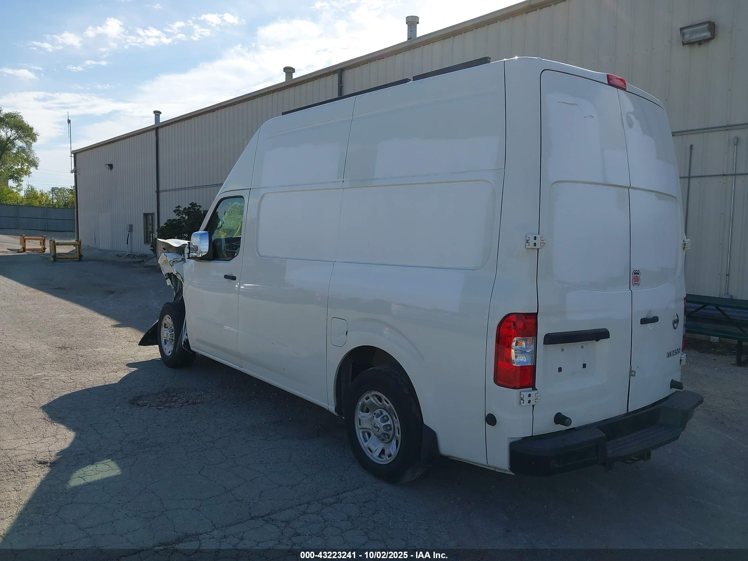 NISSAN NV image 3
