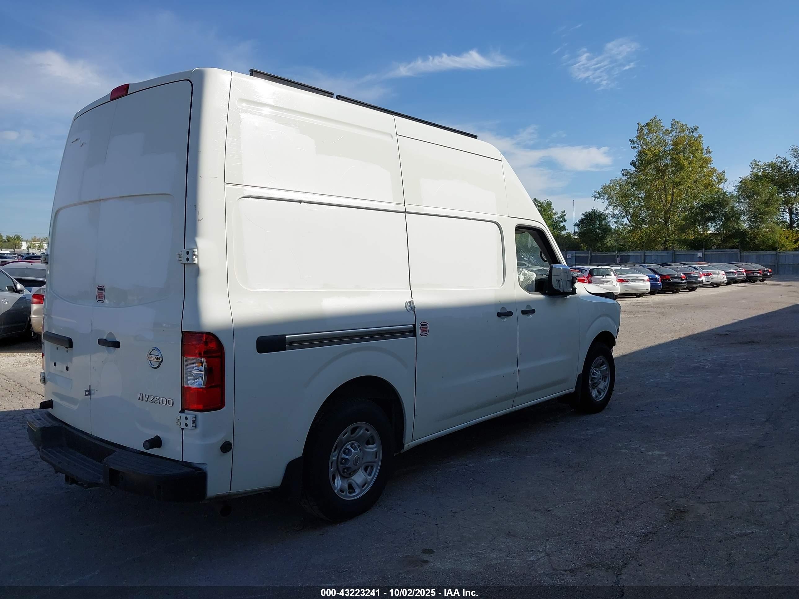 NISSAN NV image 4