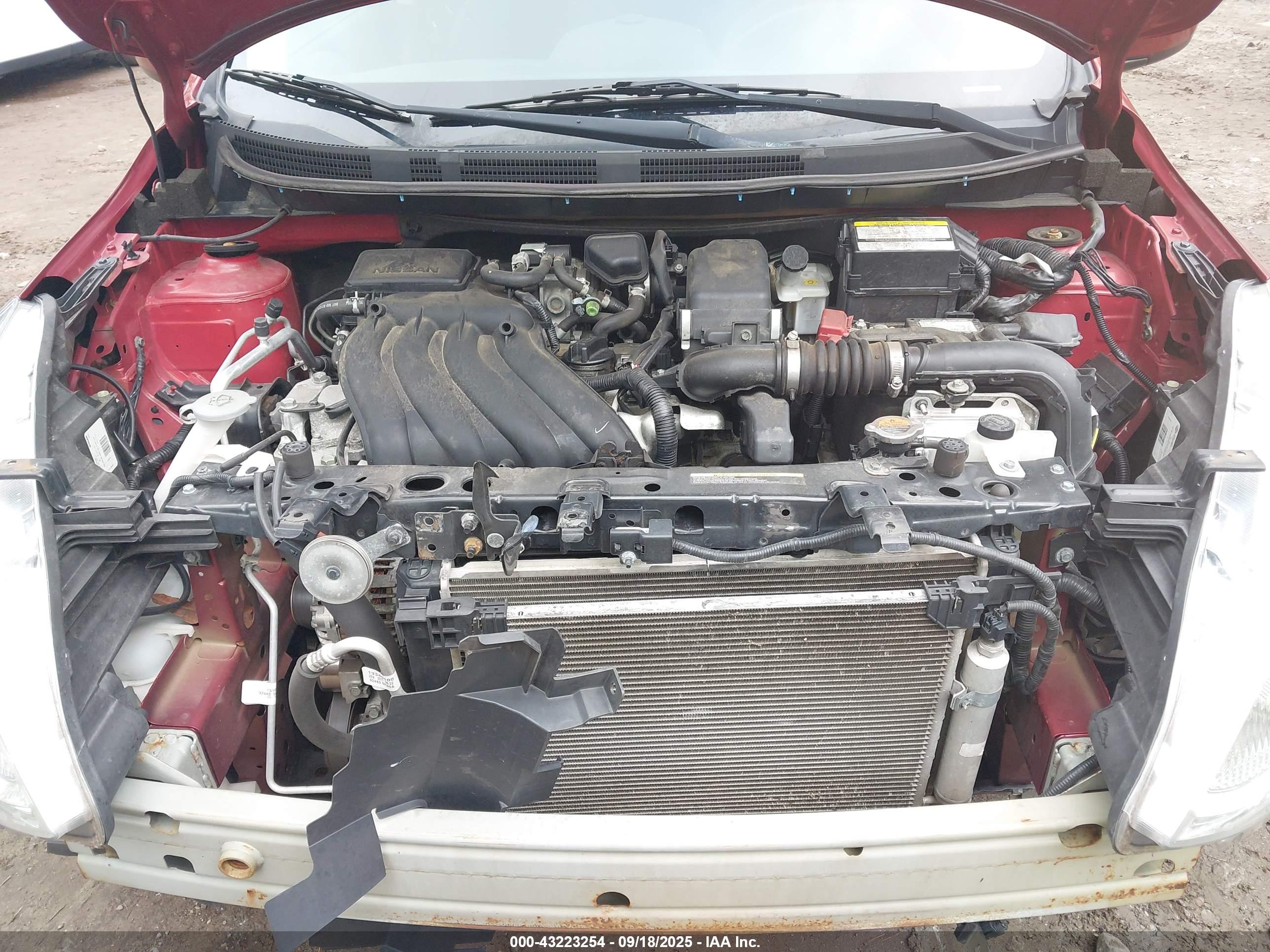 NISSAN VERSA image 10