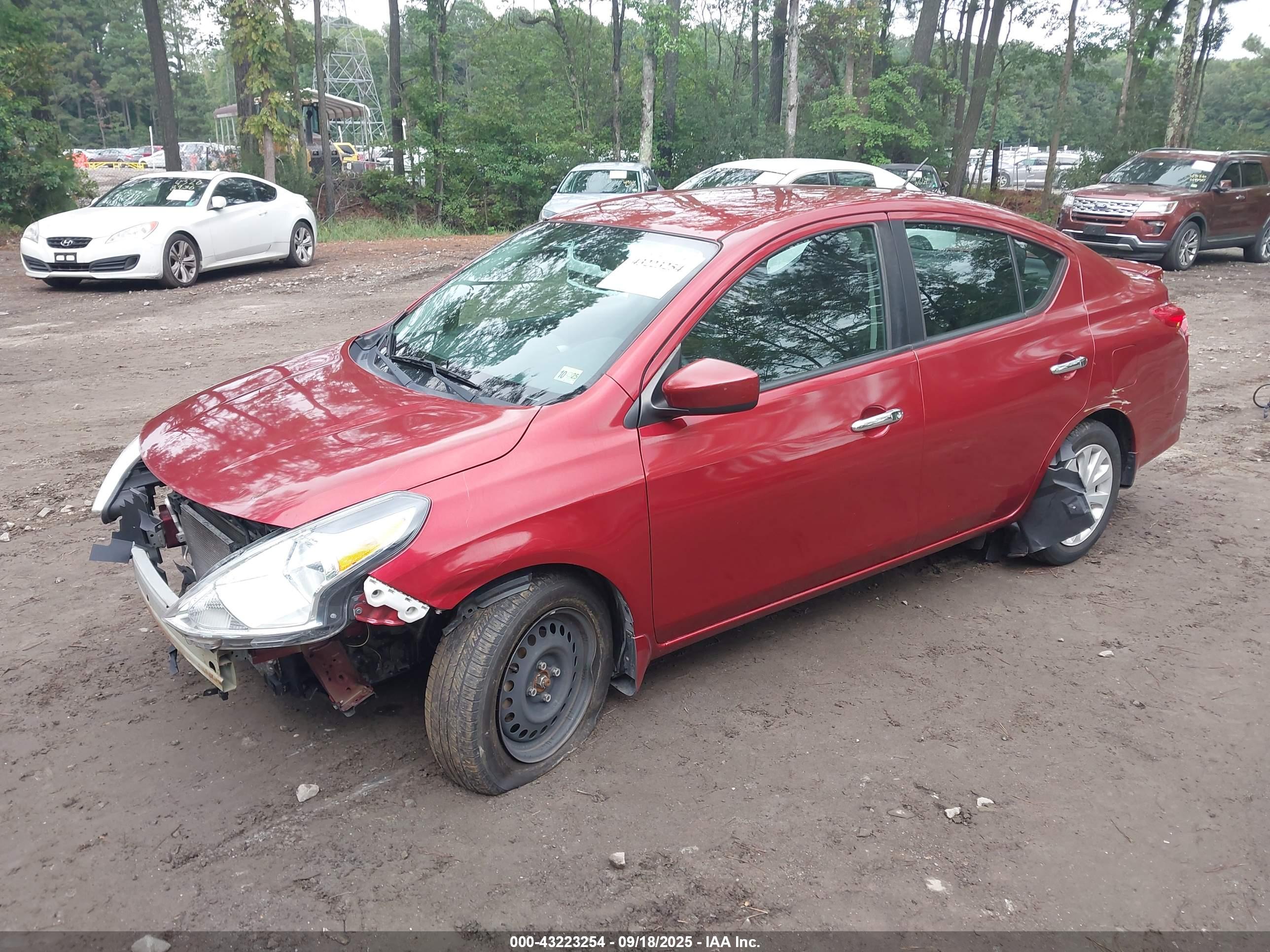 NISSAN VERSA image 2