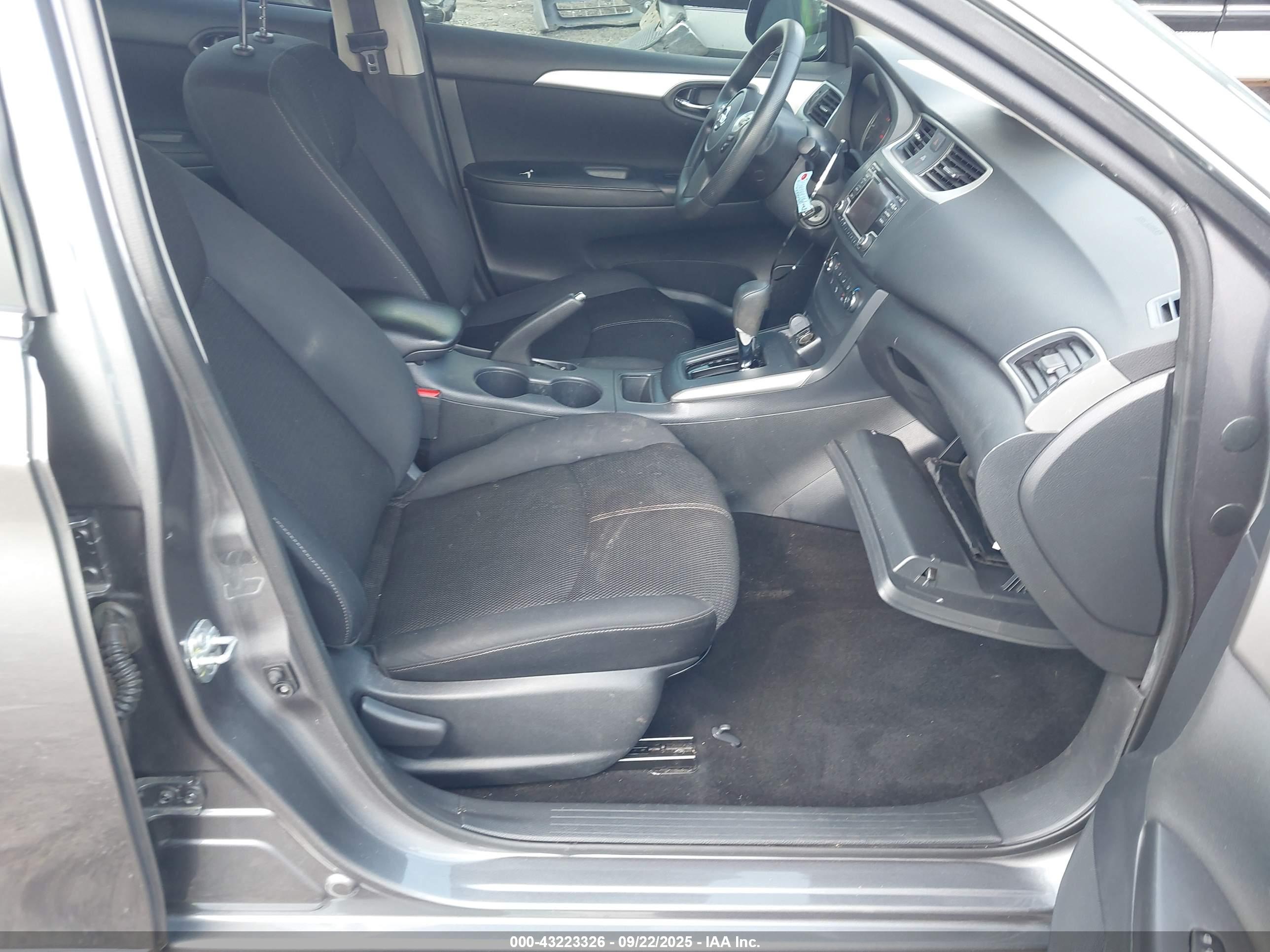 NISSAN SENTRA image 5