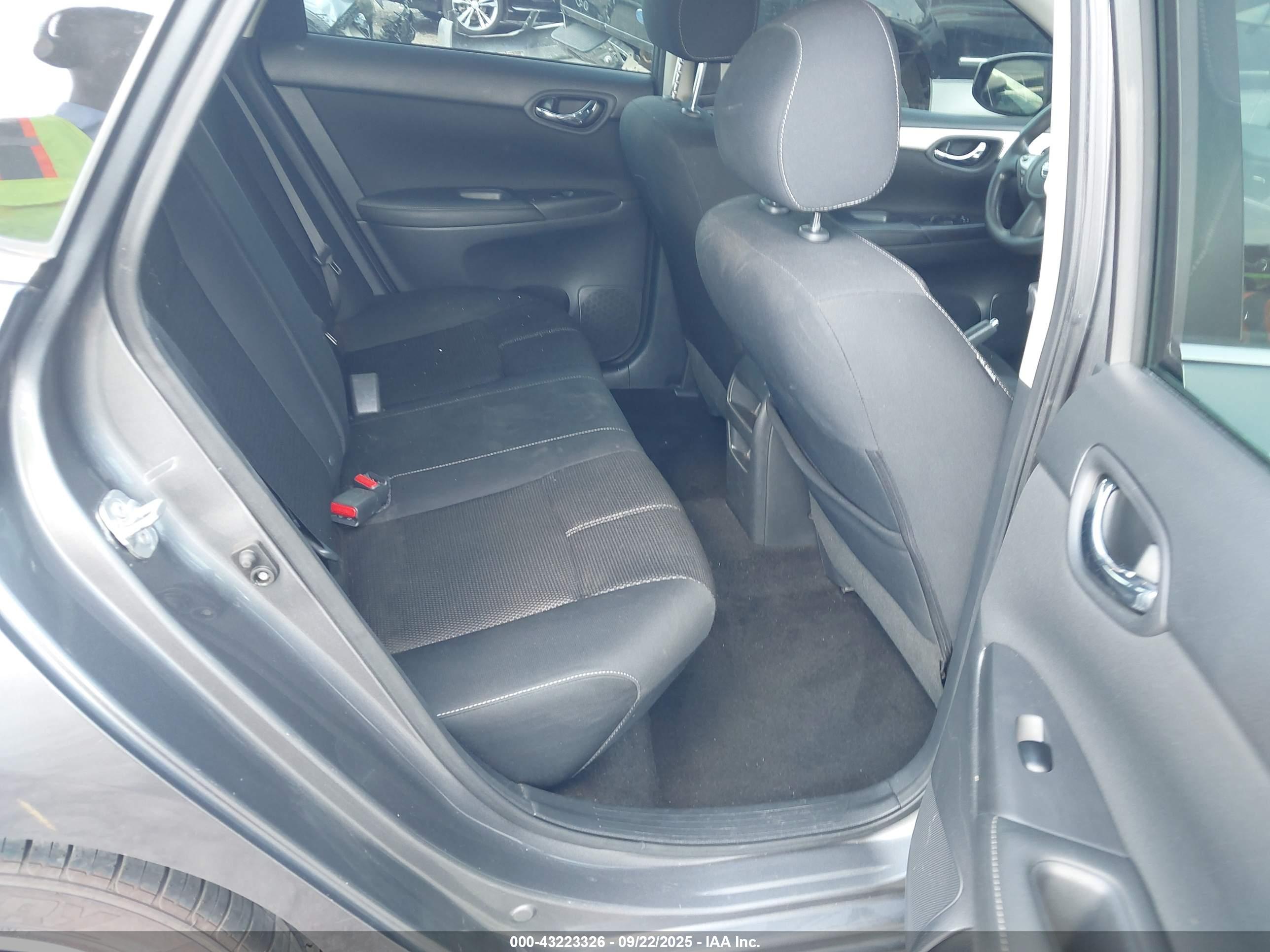 NISSAN SENTRA image 8