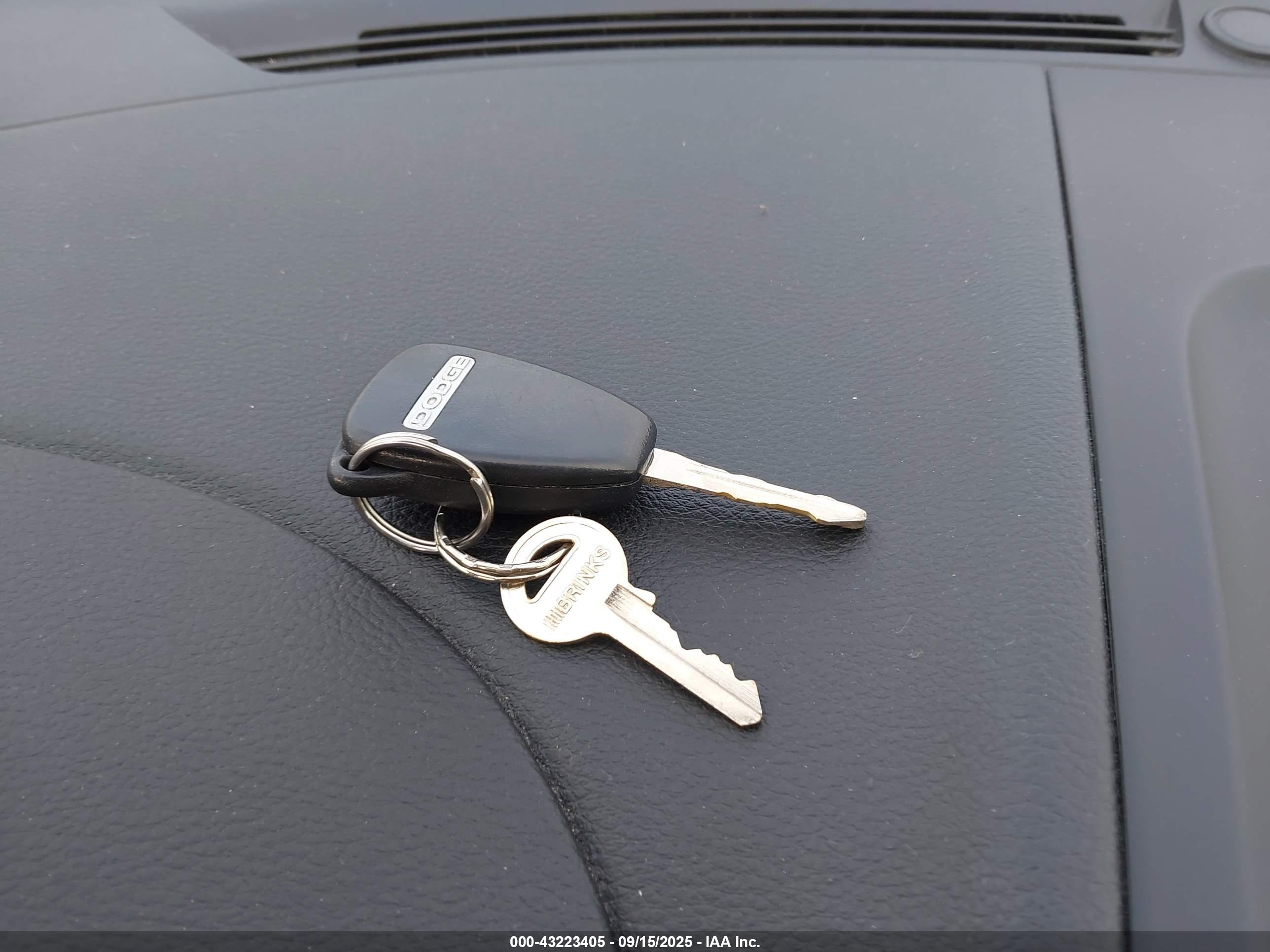 DODGE AVENGER image 11