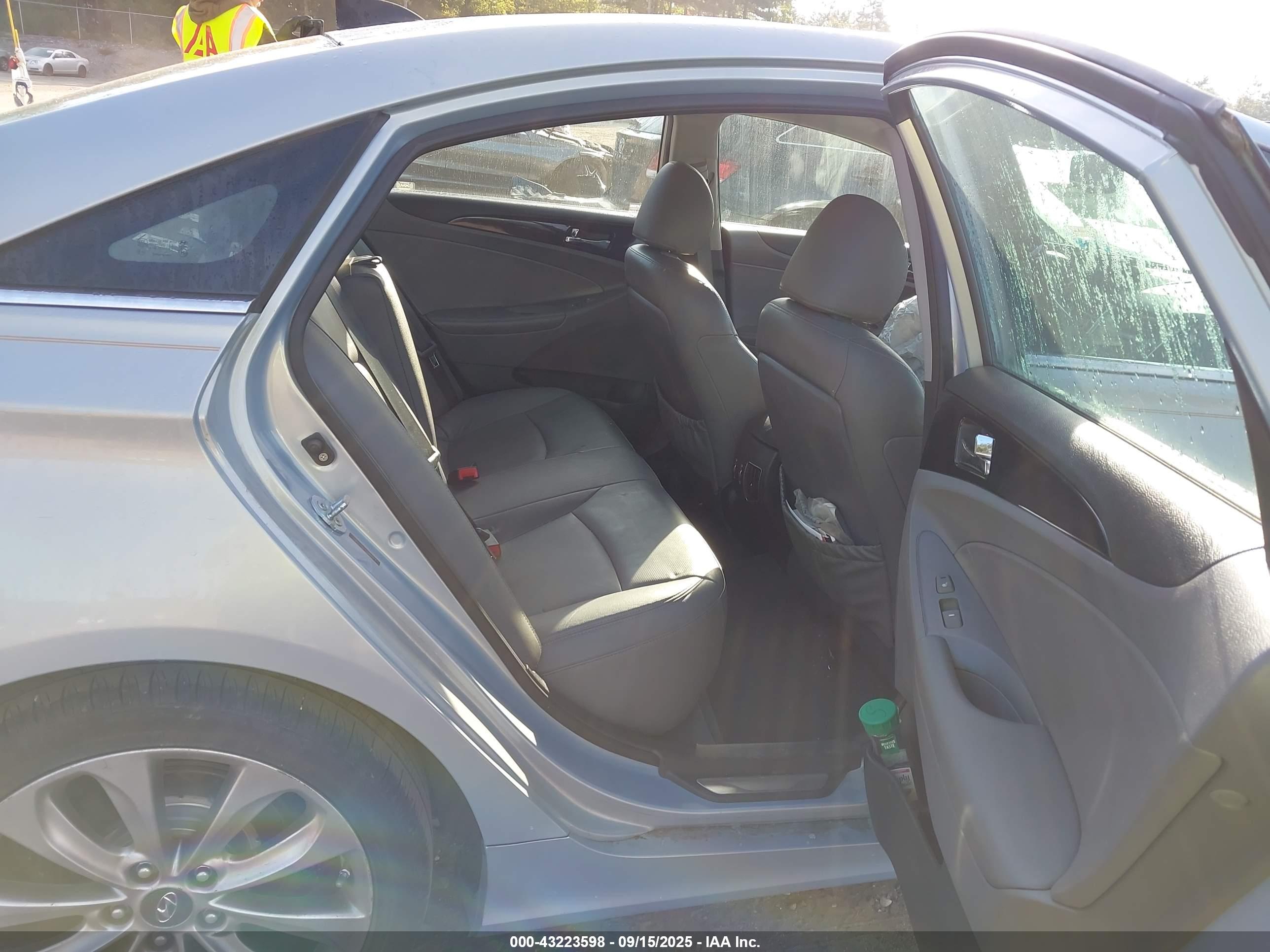 HYUNDAI SONATA image 8
