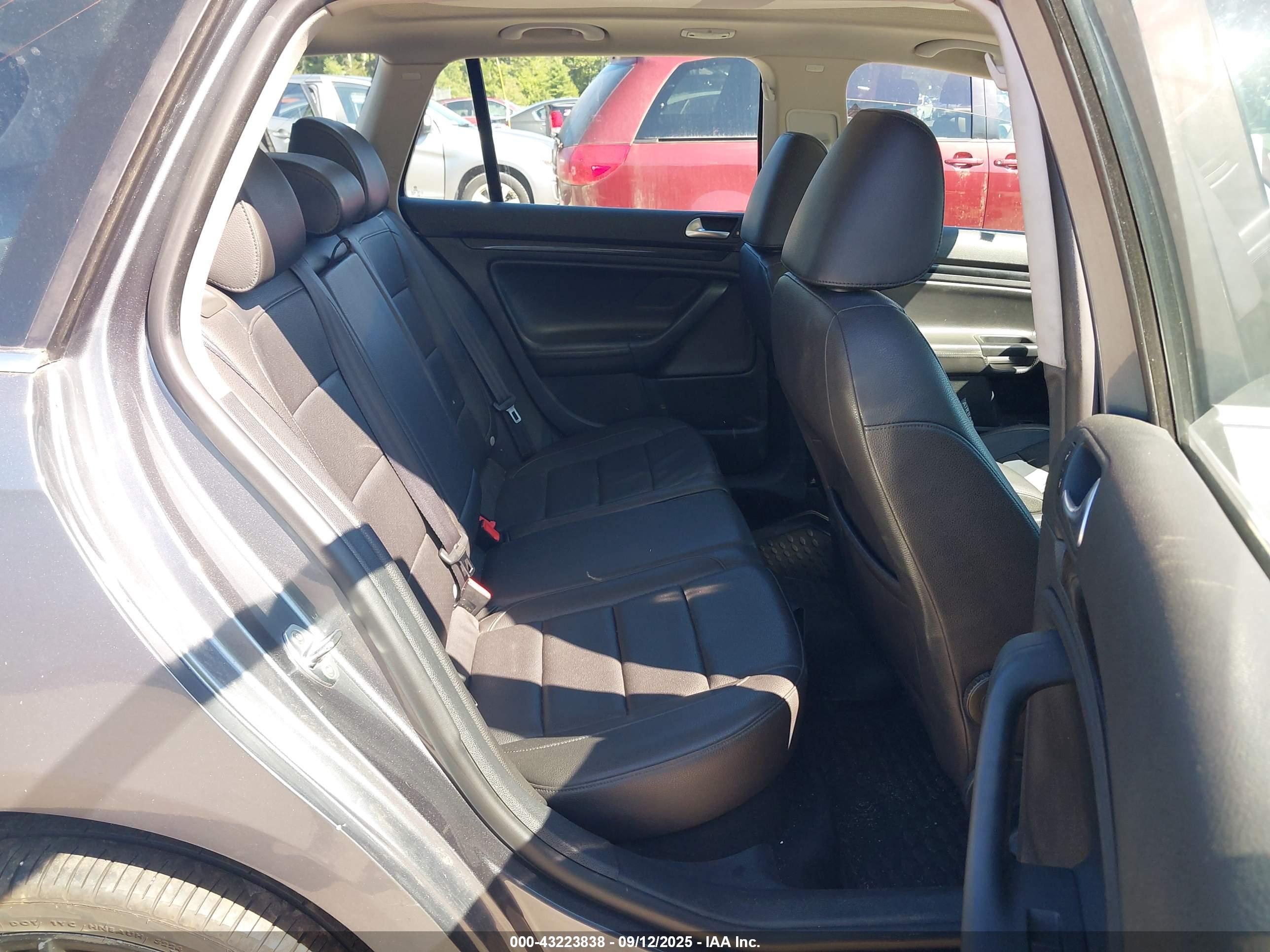 VOLKSWAGEN JETTA image 8