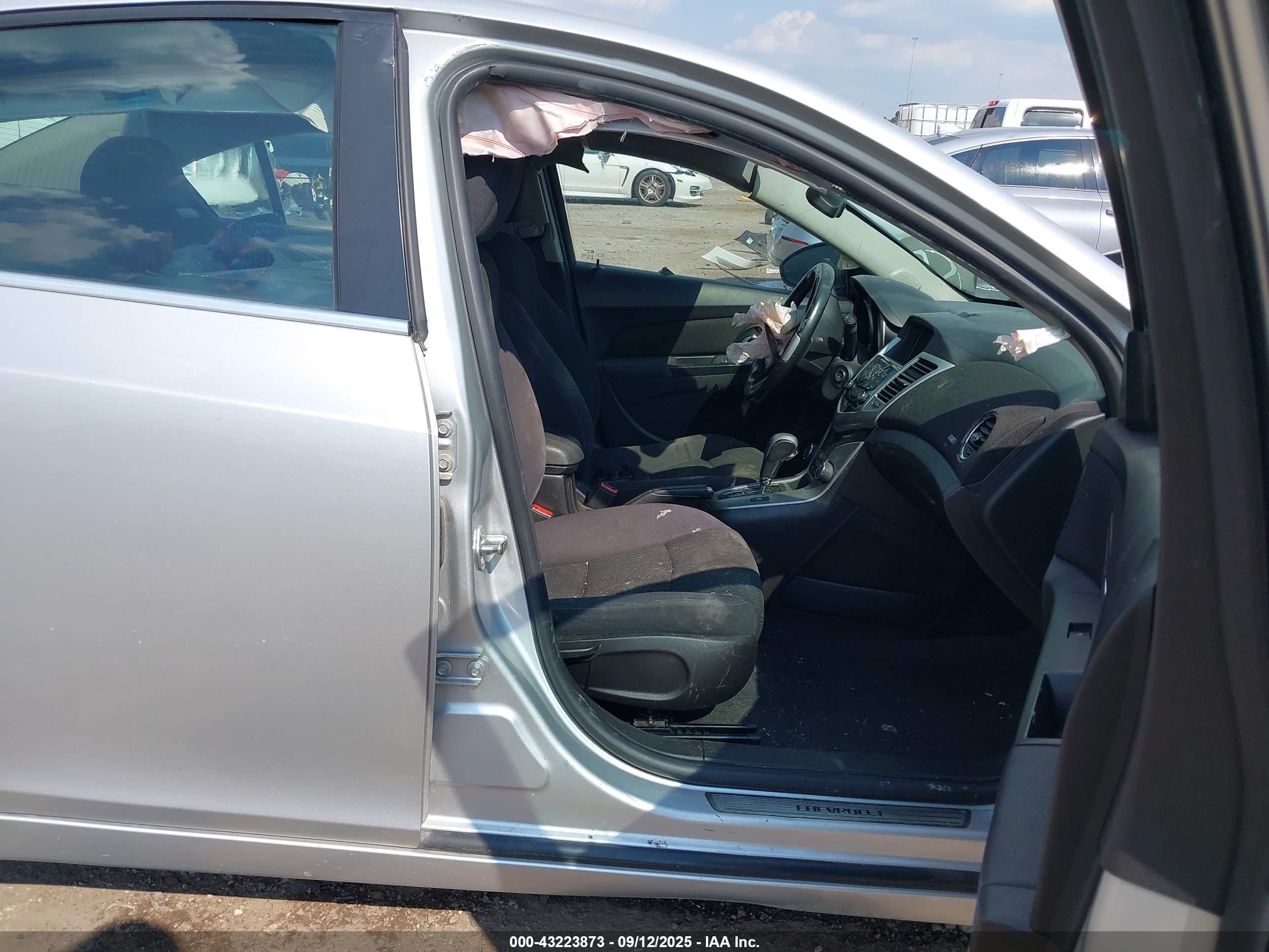 CHEVROLET CRUZE image 5