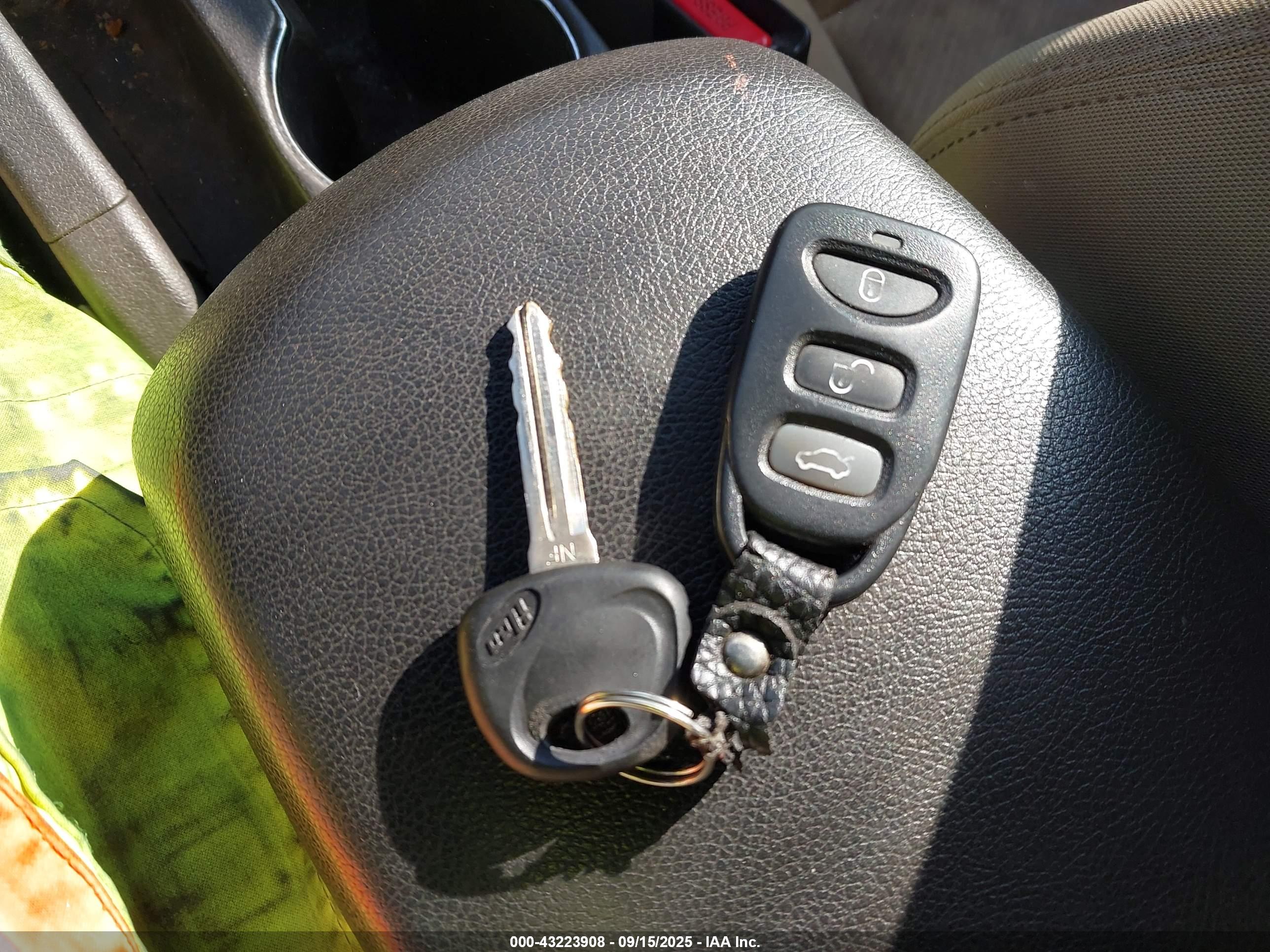 HYUNDAI ELANTRA image 11