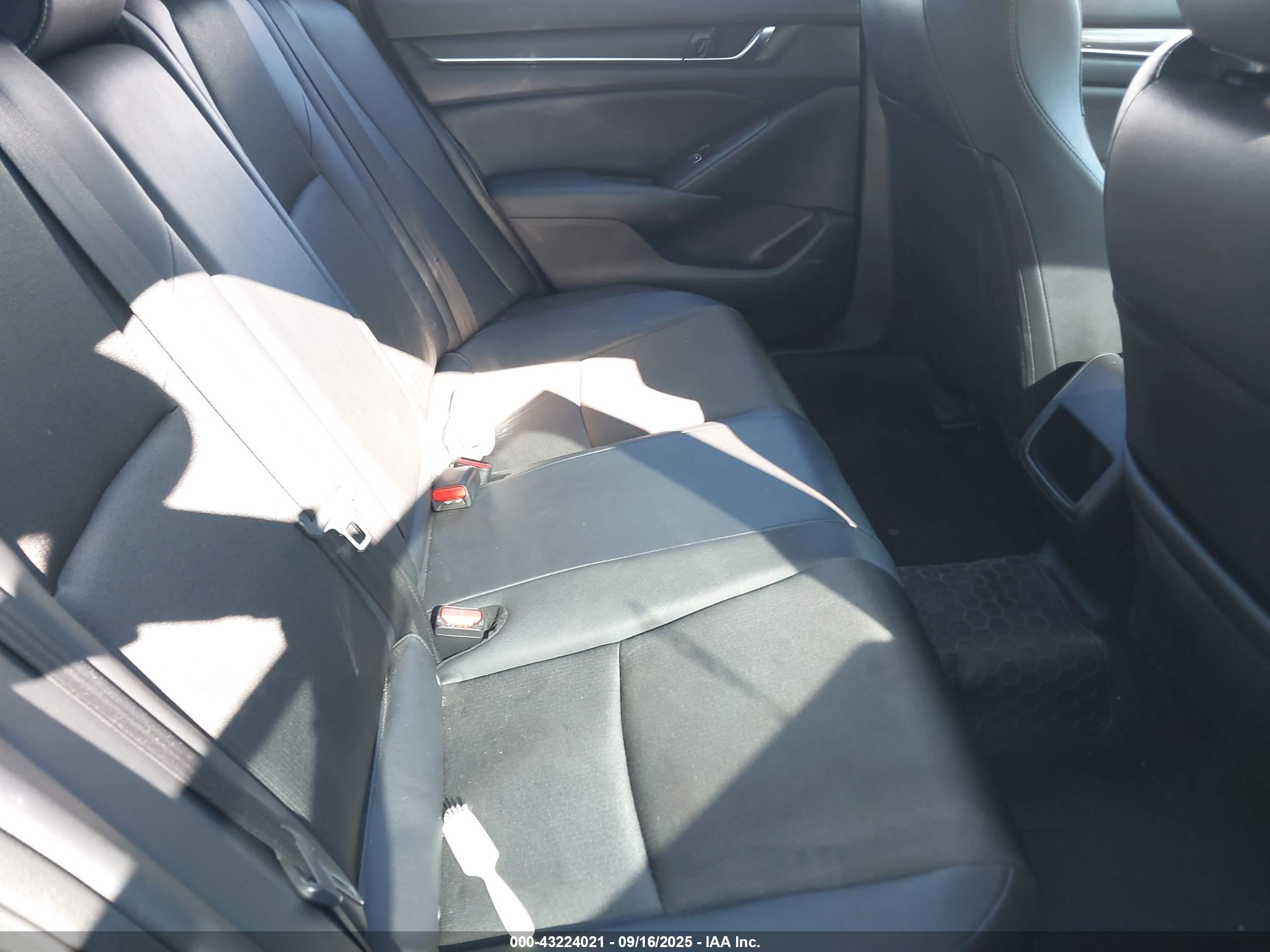 HONDA ACCORD image 8
