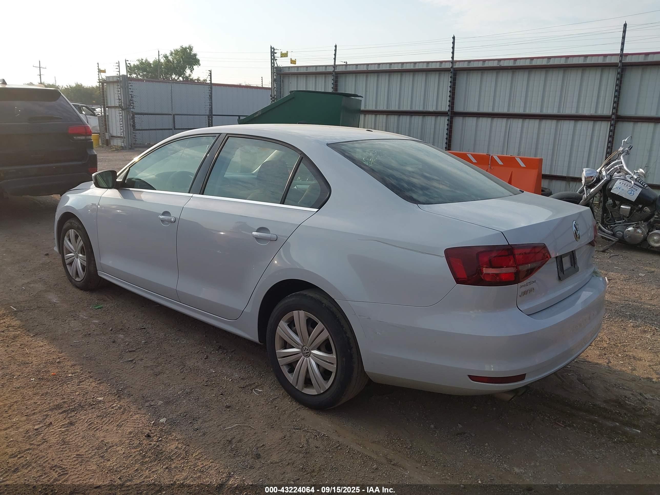 VOLKSWAGEN JETTA image 3