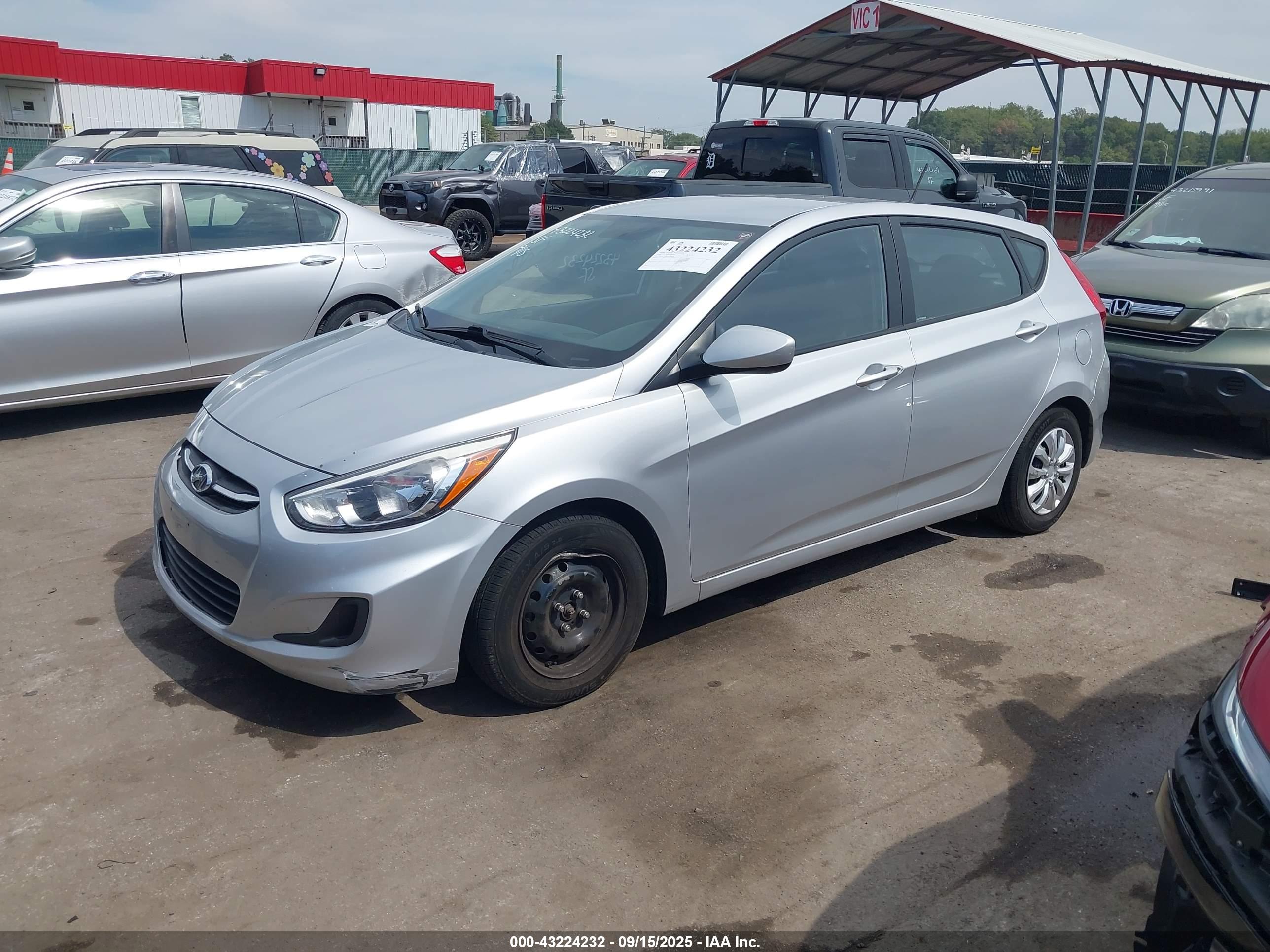 HYUNDAI ACCENT image 2