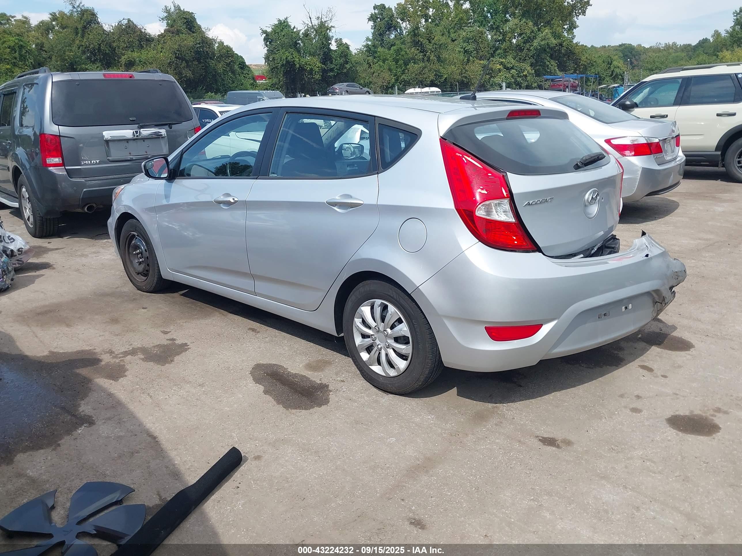 HYUNDAI ACCENT image 3