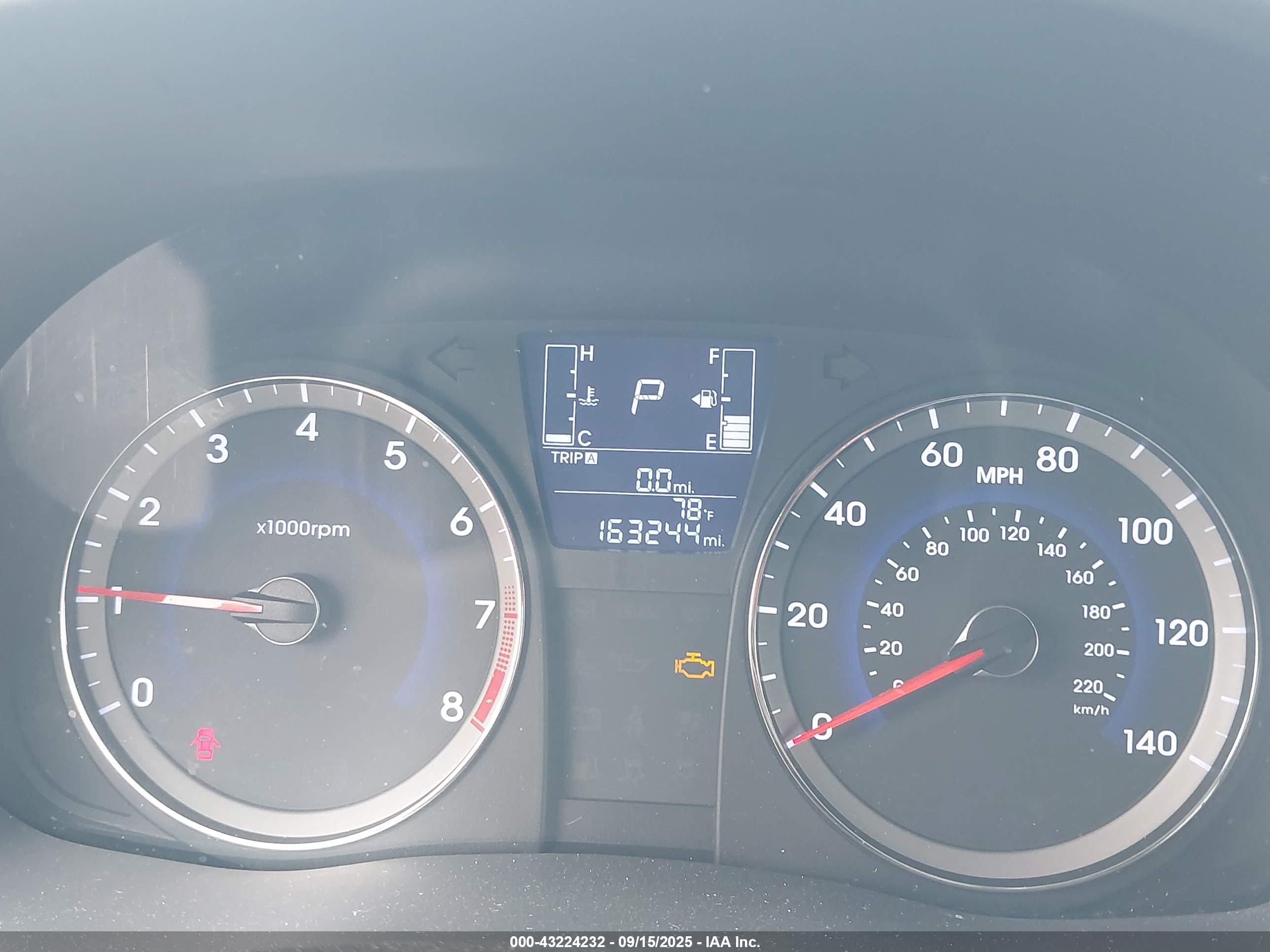 HYUNDAI ACCENT image 7