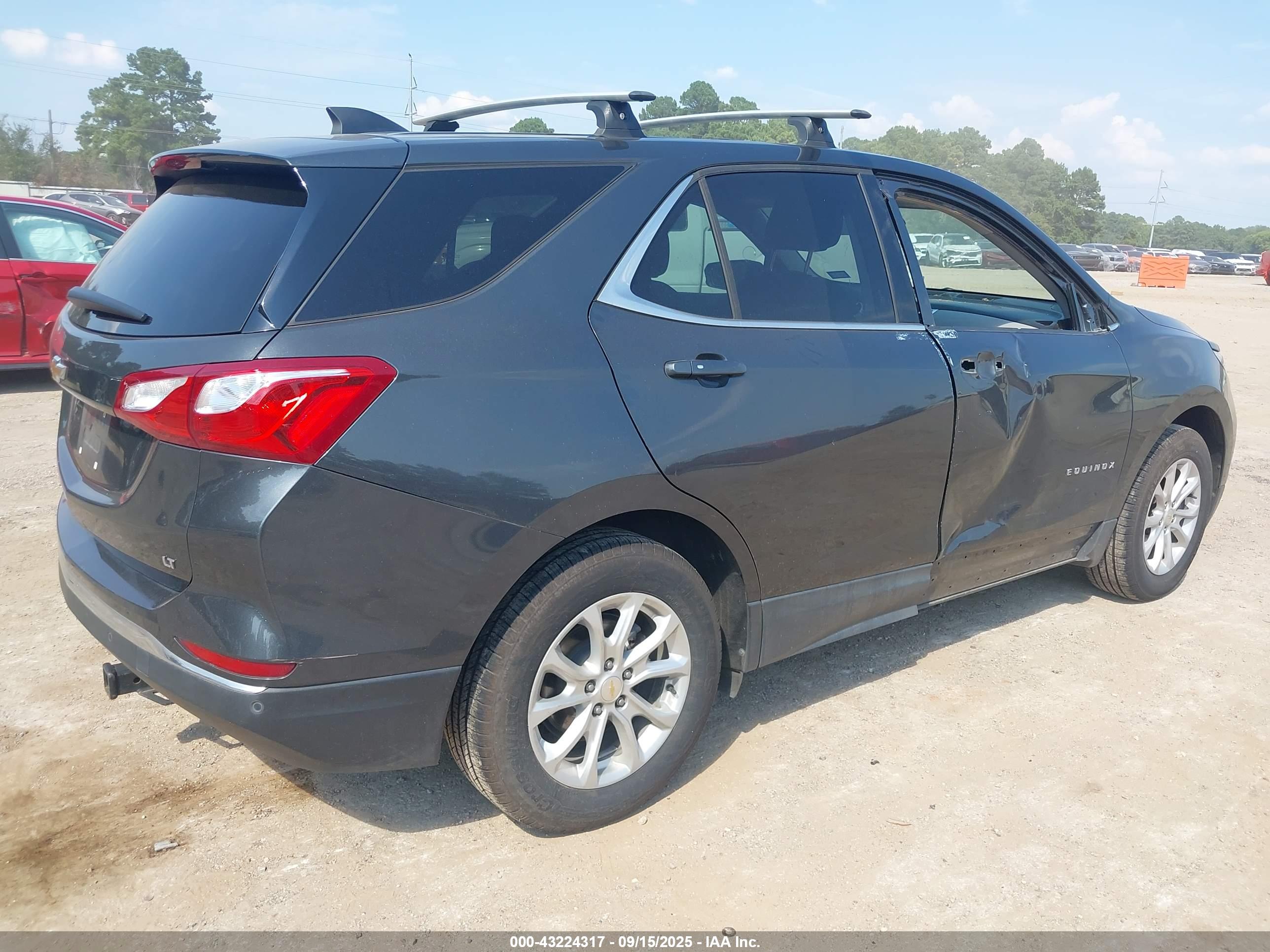 CHEVROLET EQUINOX image 4