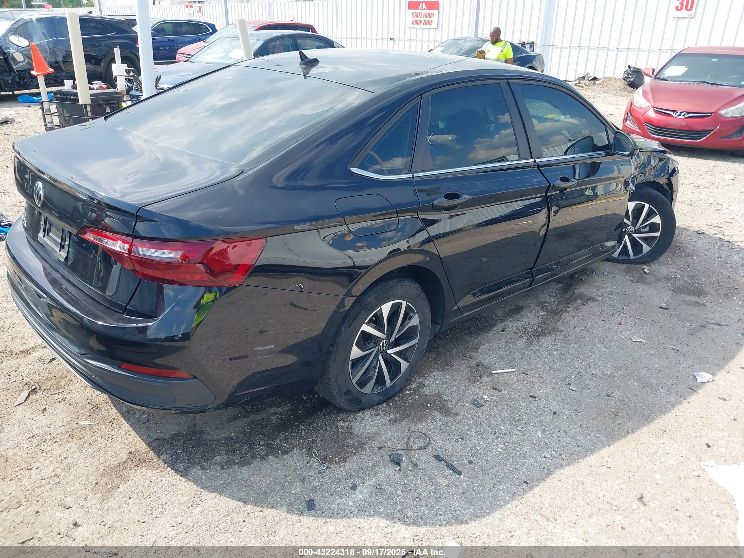 VOLKSWAGEN JETTA image 4