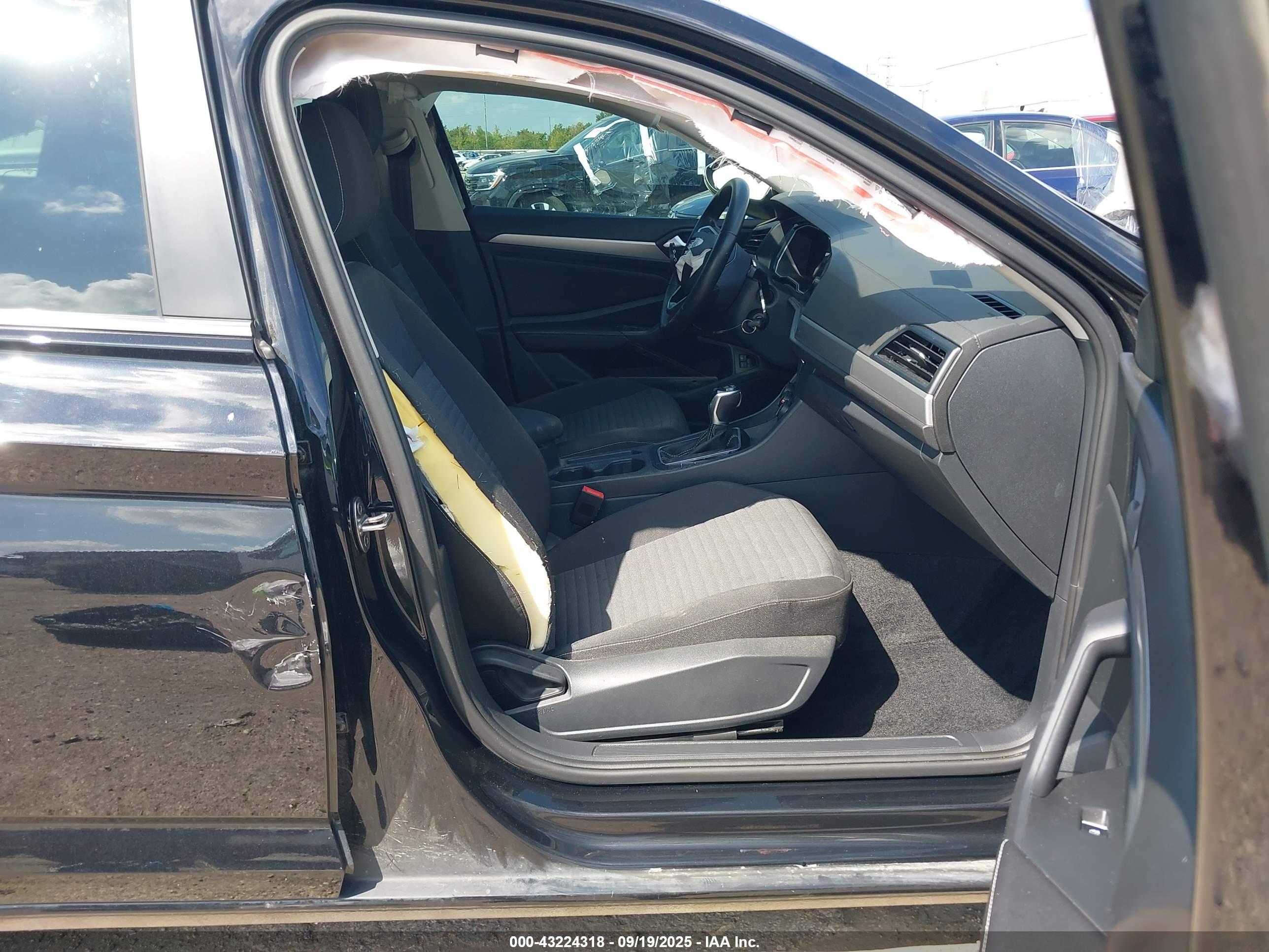 VOLKSWAGEN JETTA image 5