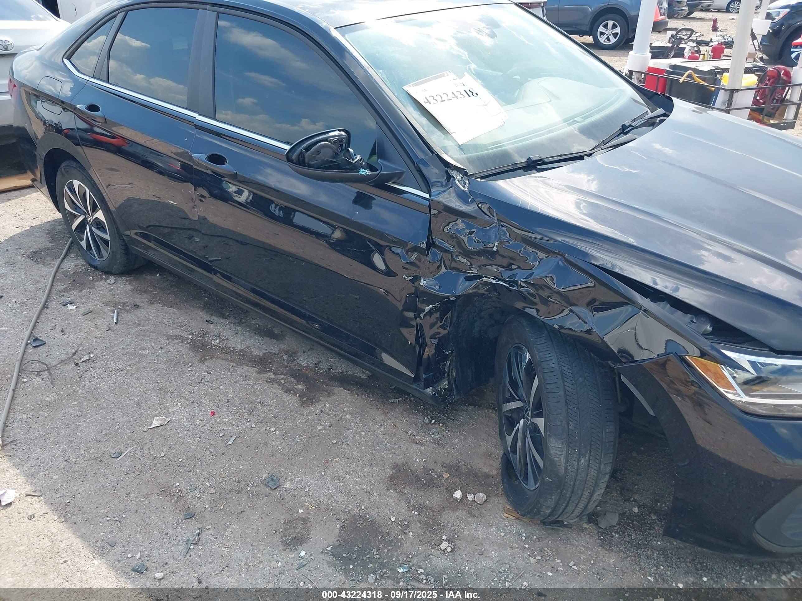 VOLKSWAGEN JETTA image 6