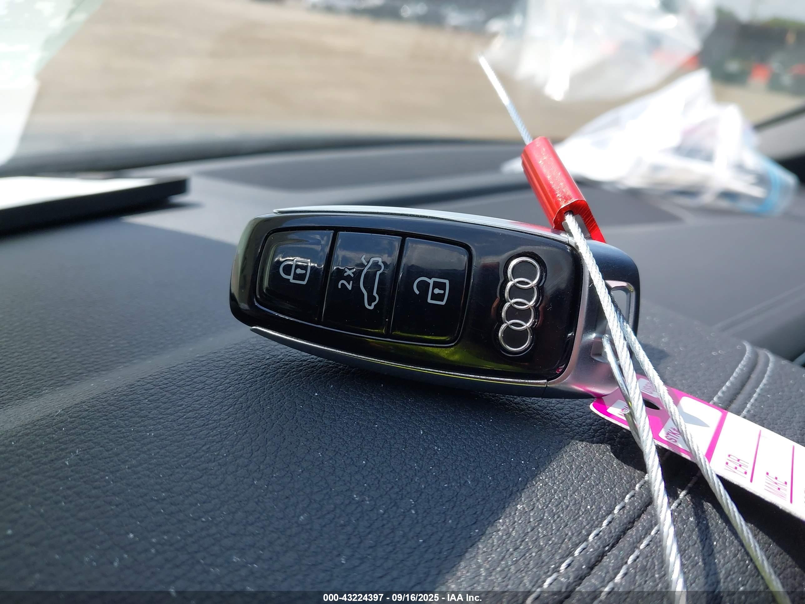 AUDI SQ8 image 11