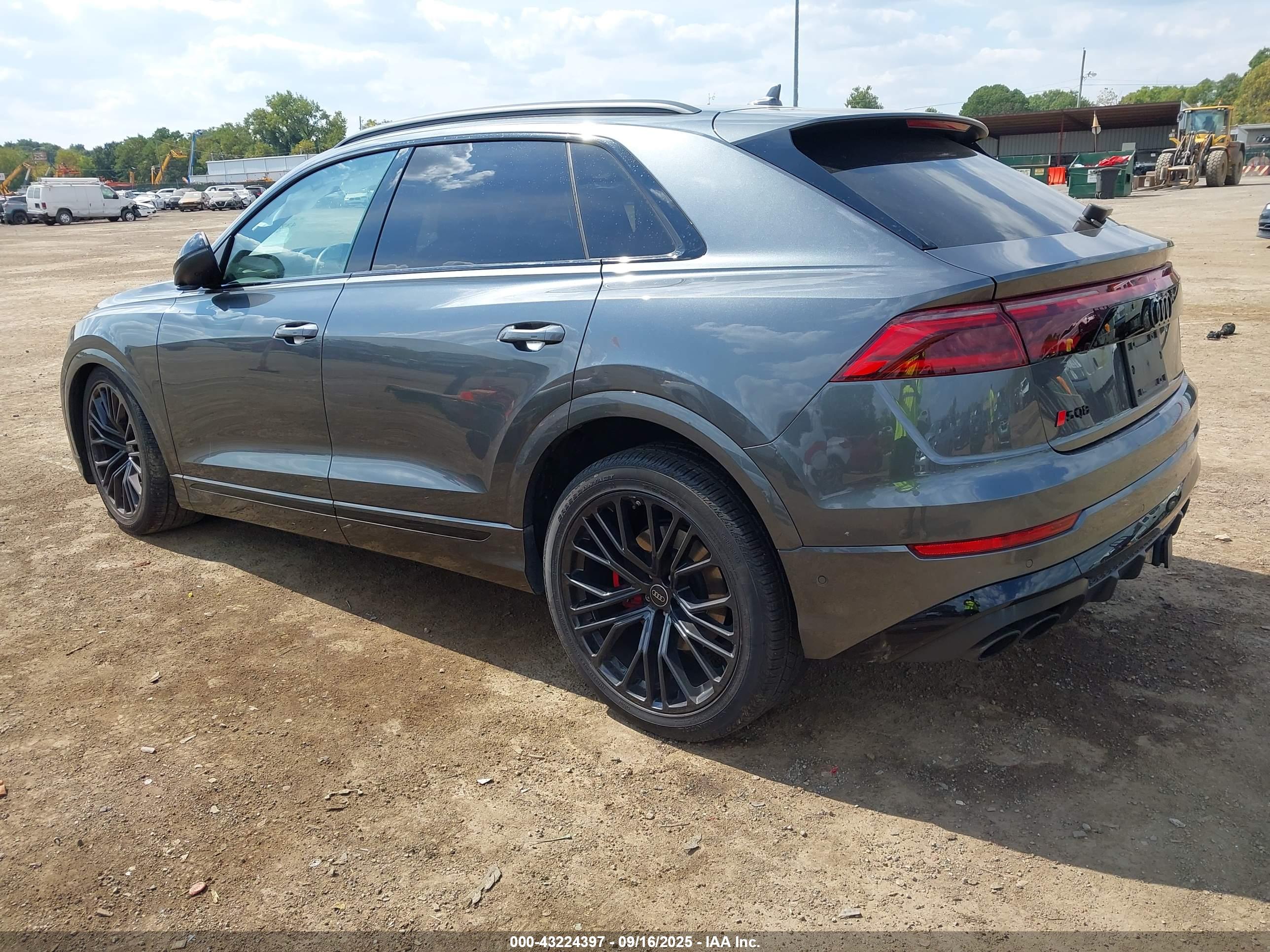 AUDI SQ8 image 3