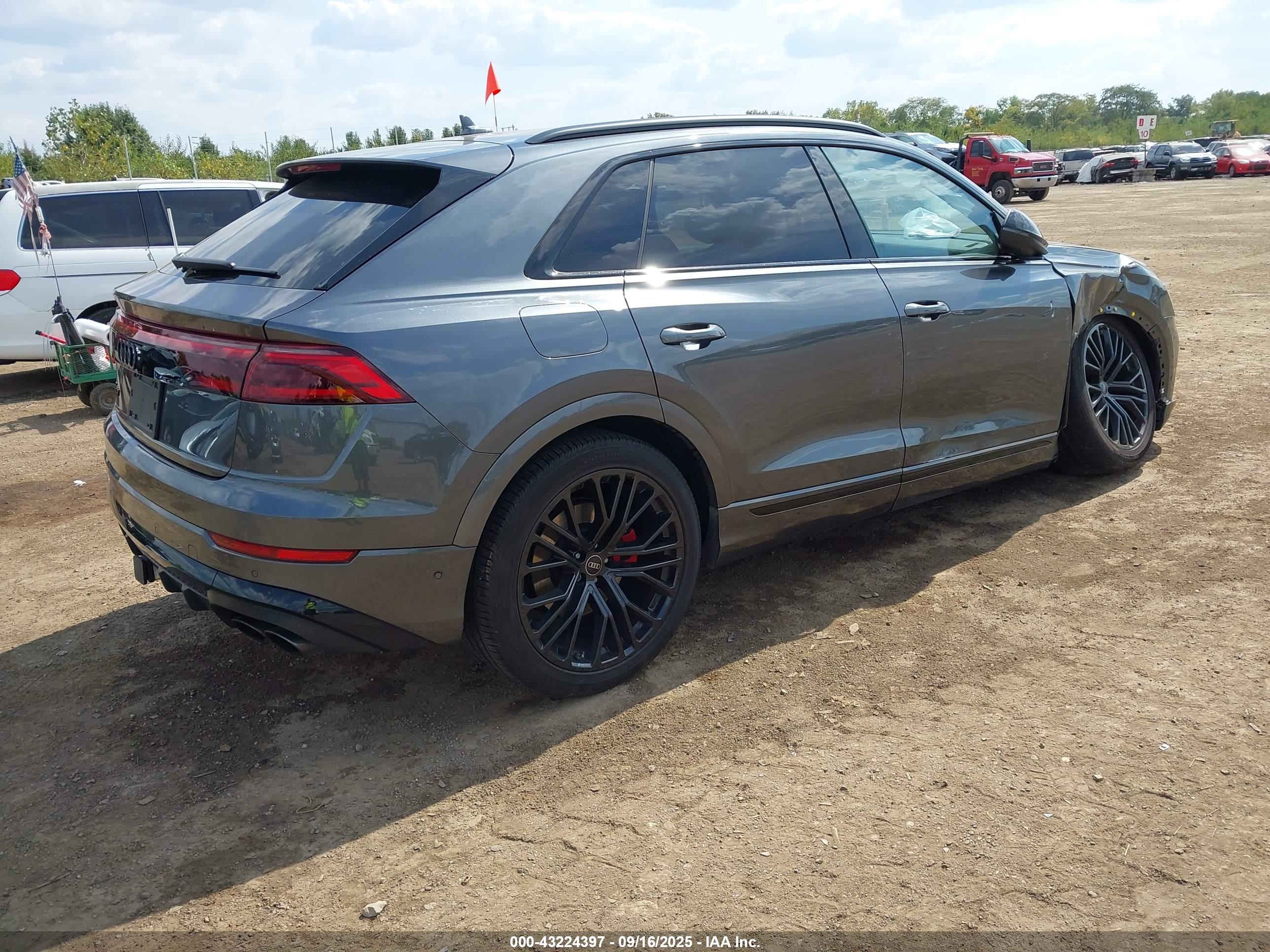 AUDI SQ8 image 4