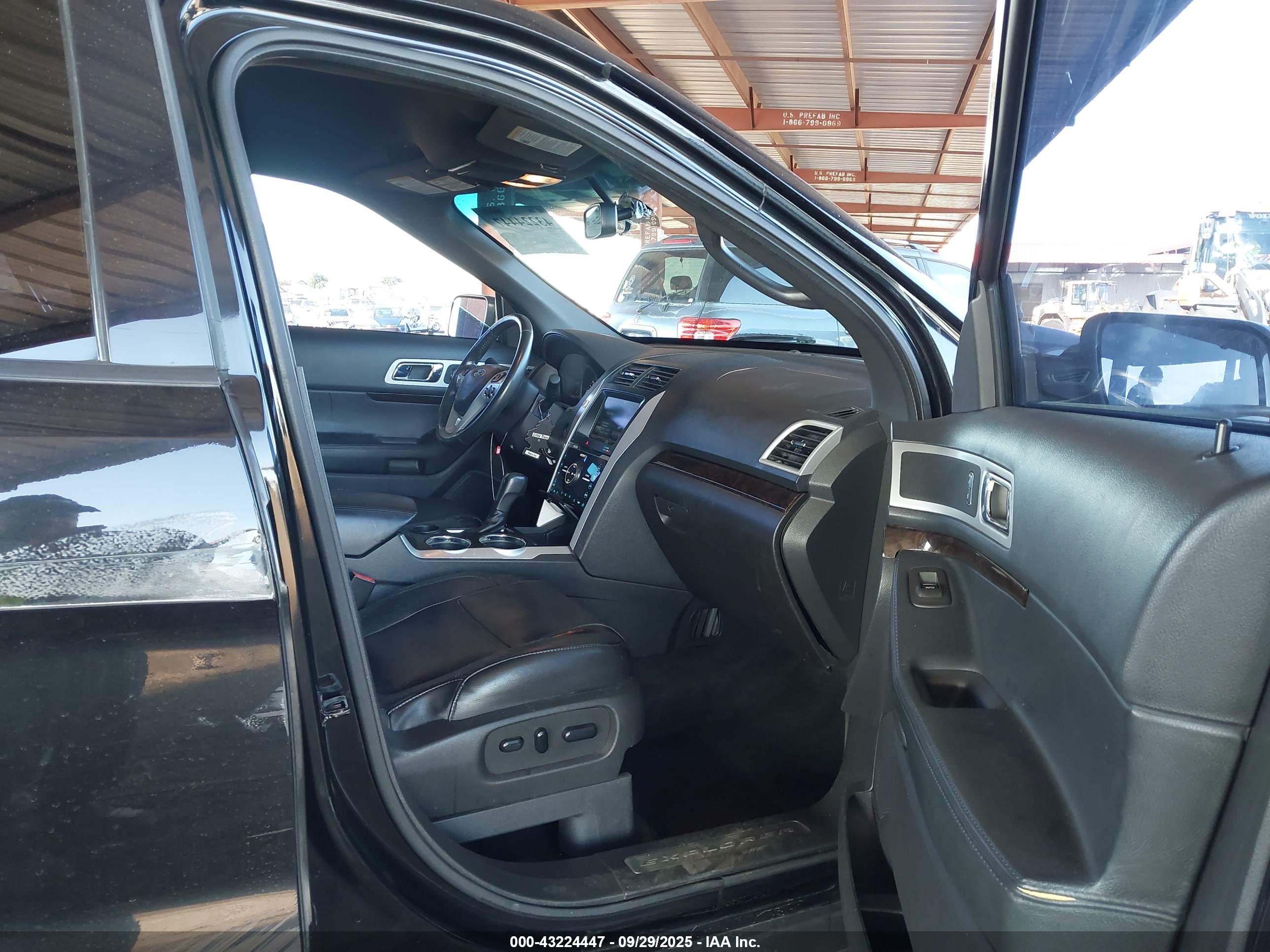 FORD EXPLORER image 5