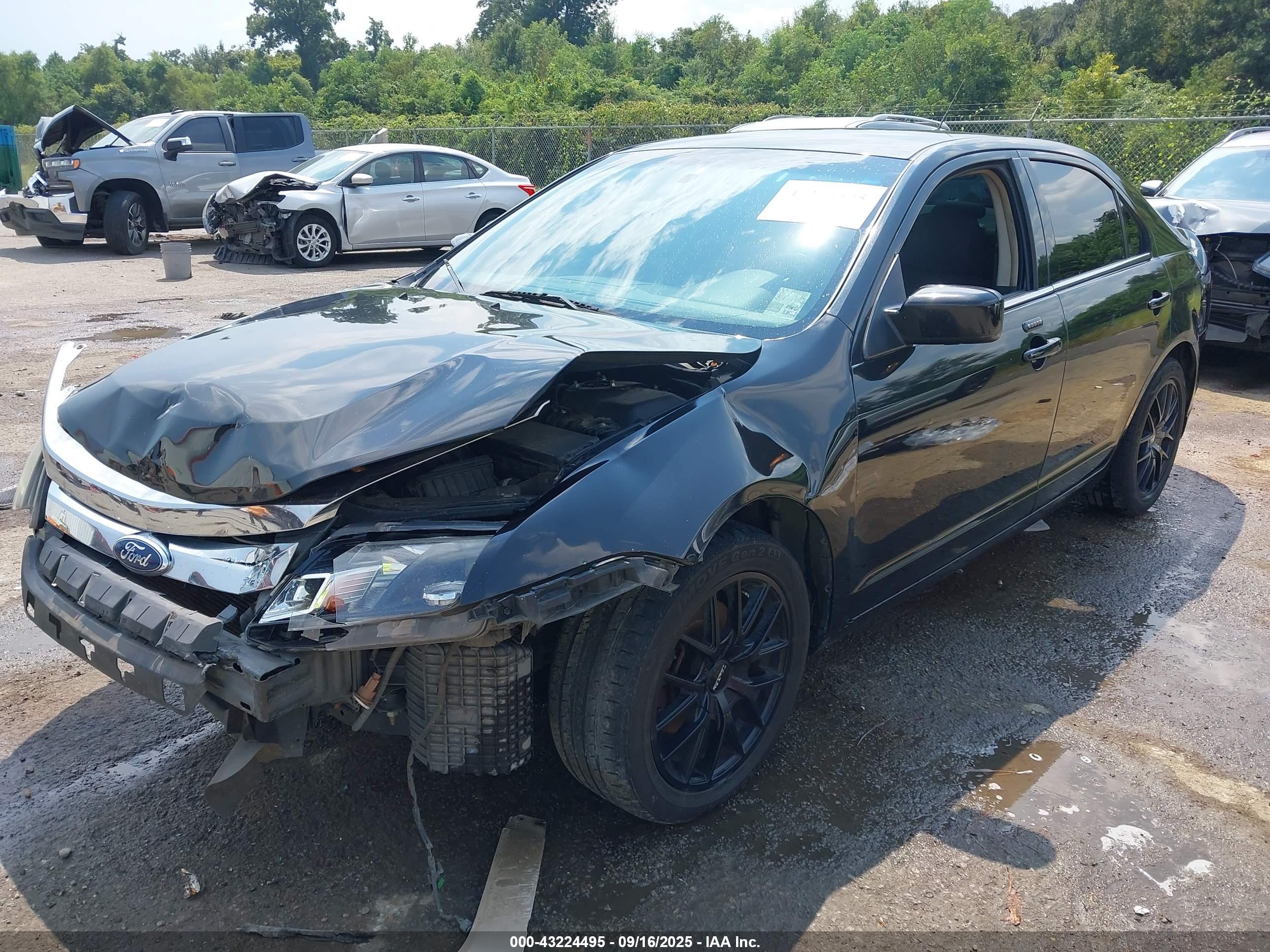 FORD FUSION image 2