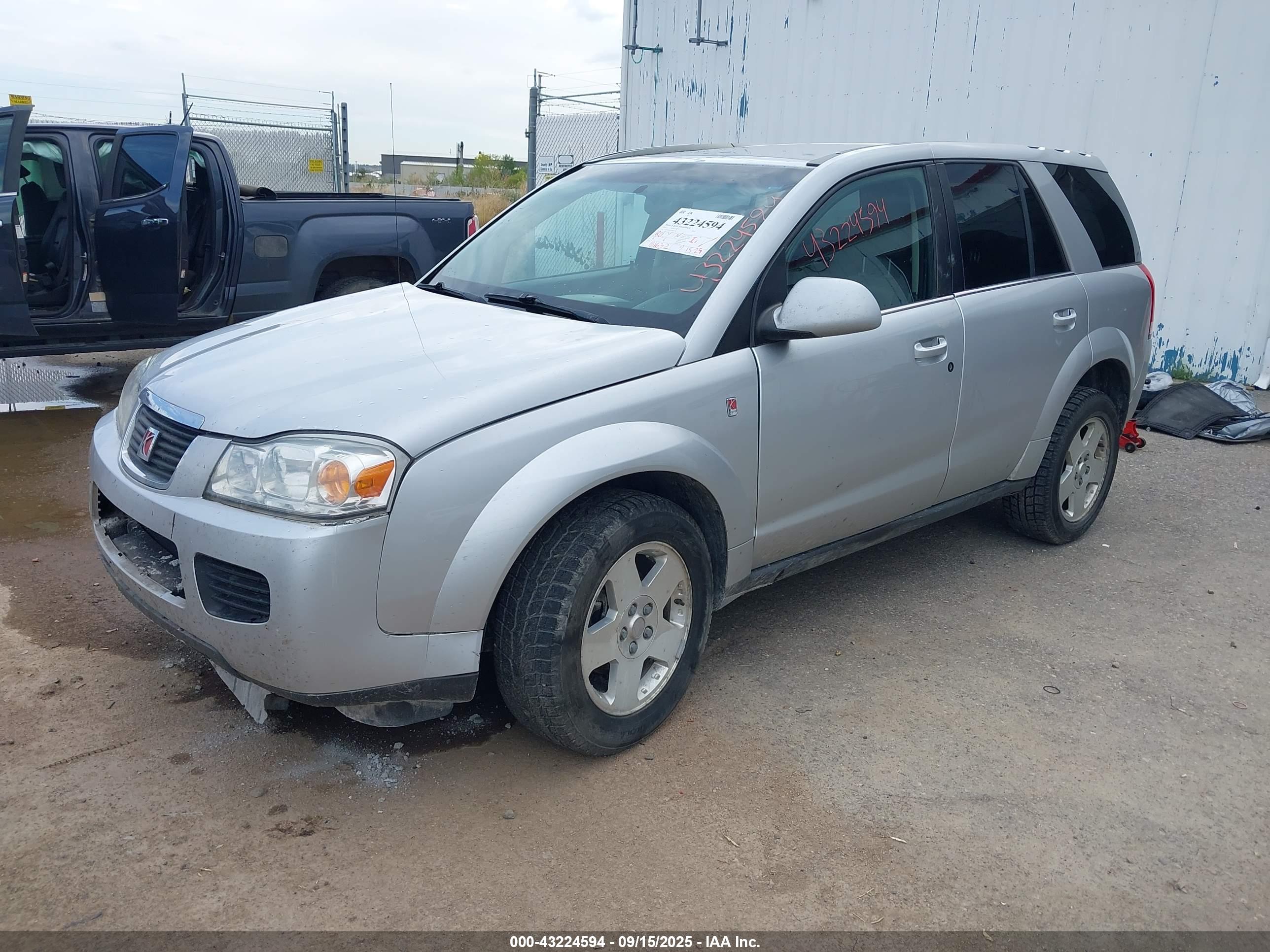 SATURN VUE image 2