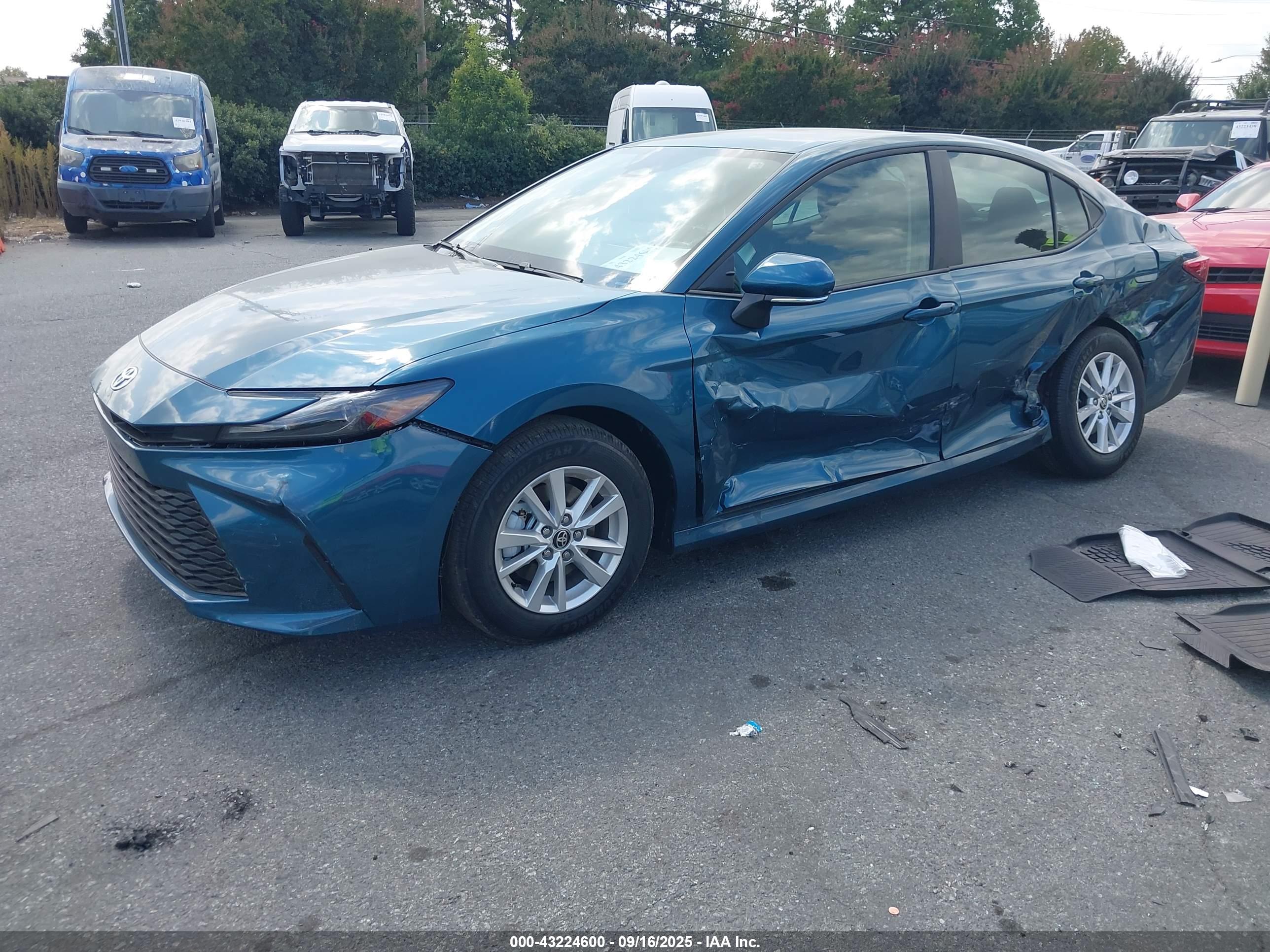 TOYOTA CAMRY image 2