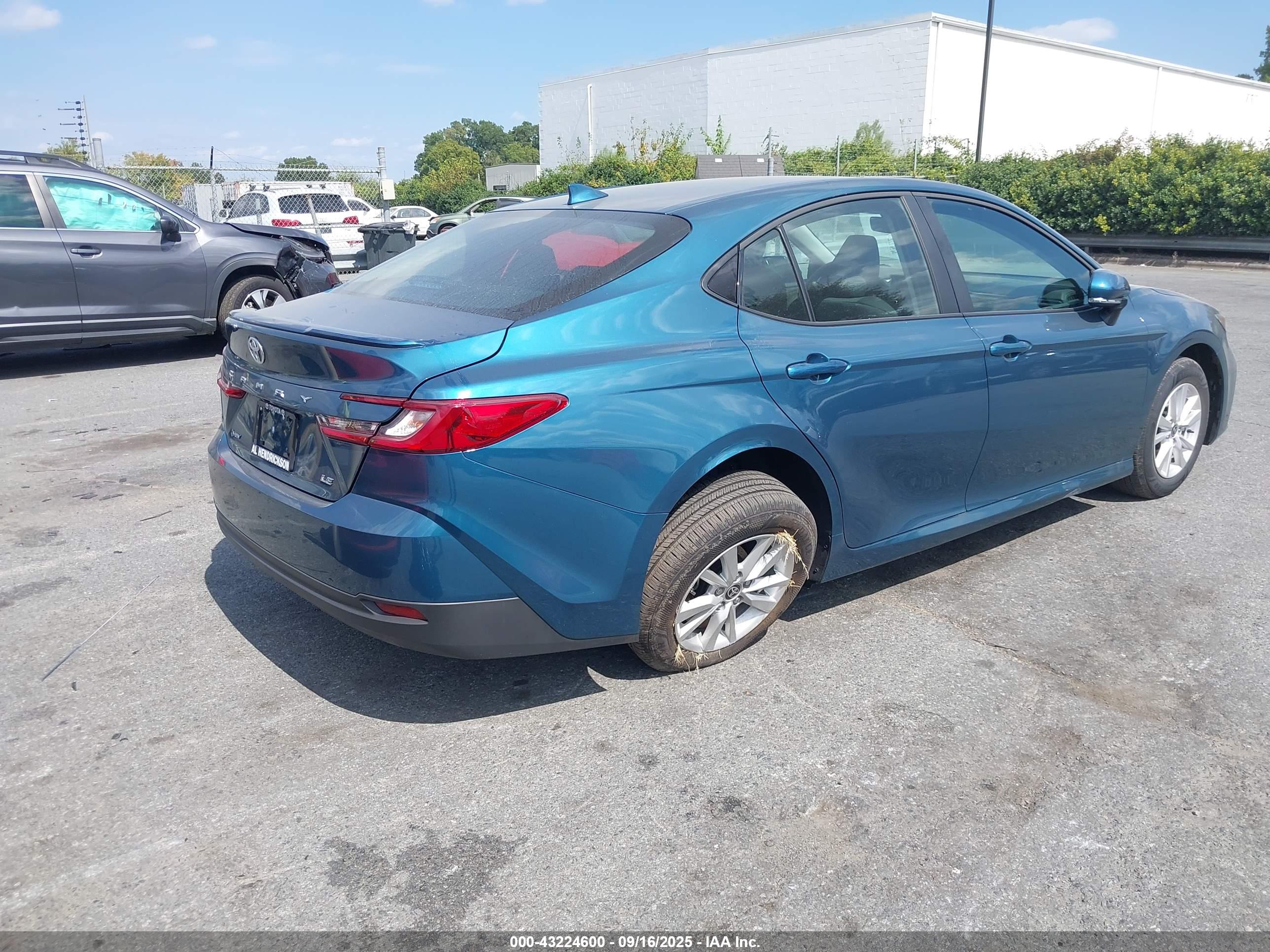 TOYOTA CAMRY image 4