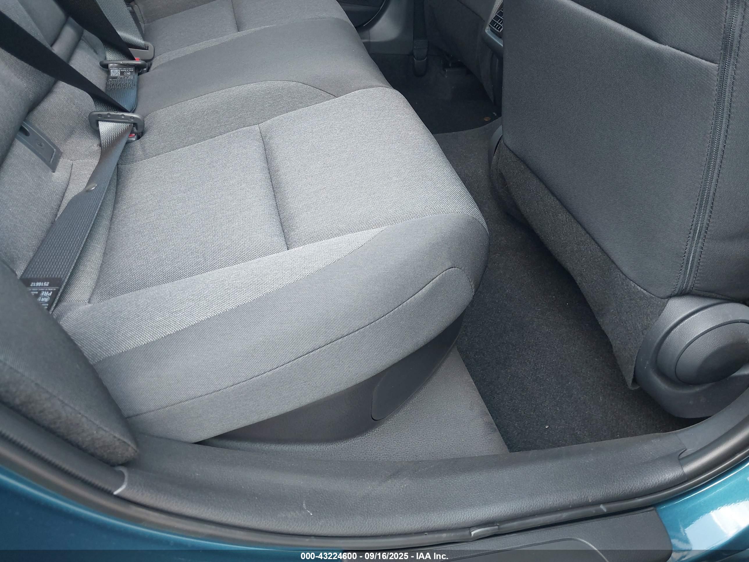 TOYOTA CAMRY image 8