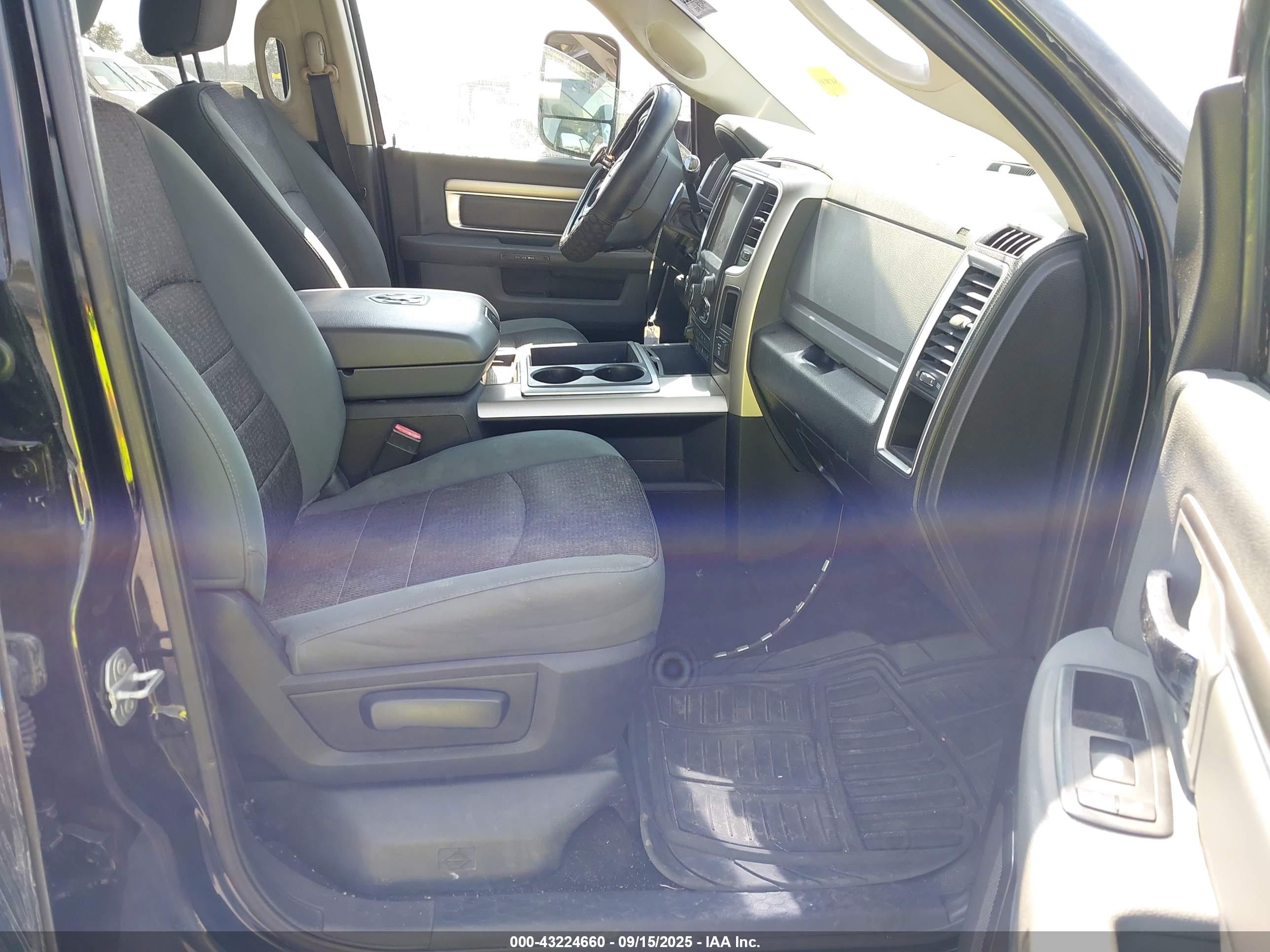 RAM 3500 image 8