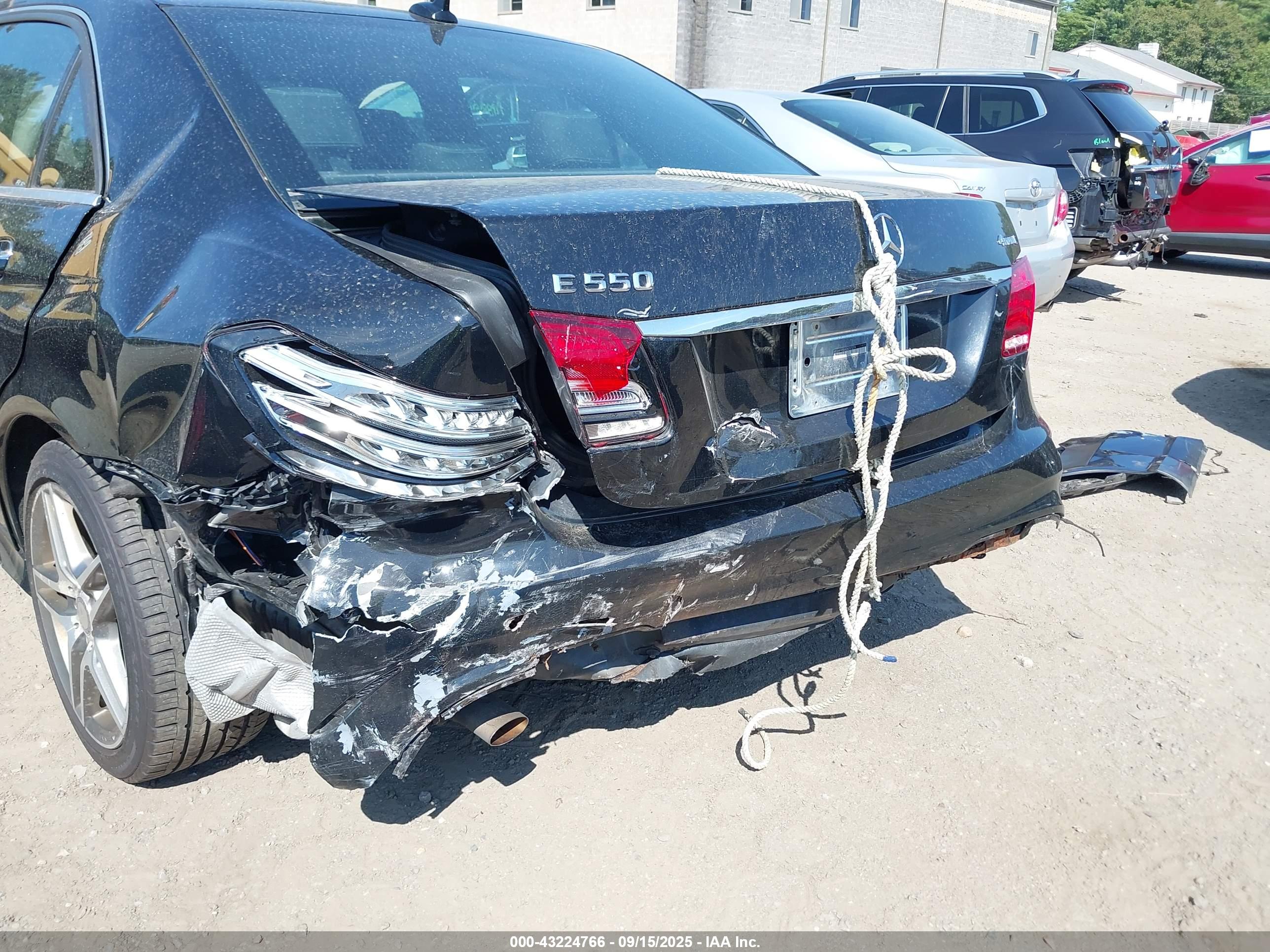 MERCEDES-BENZ E image 6