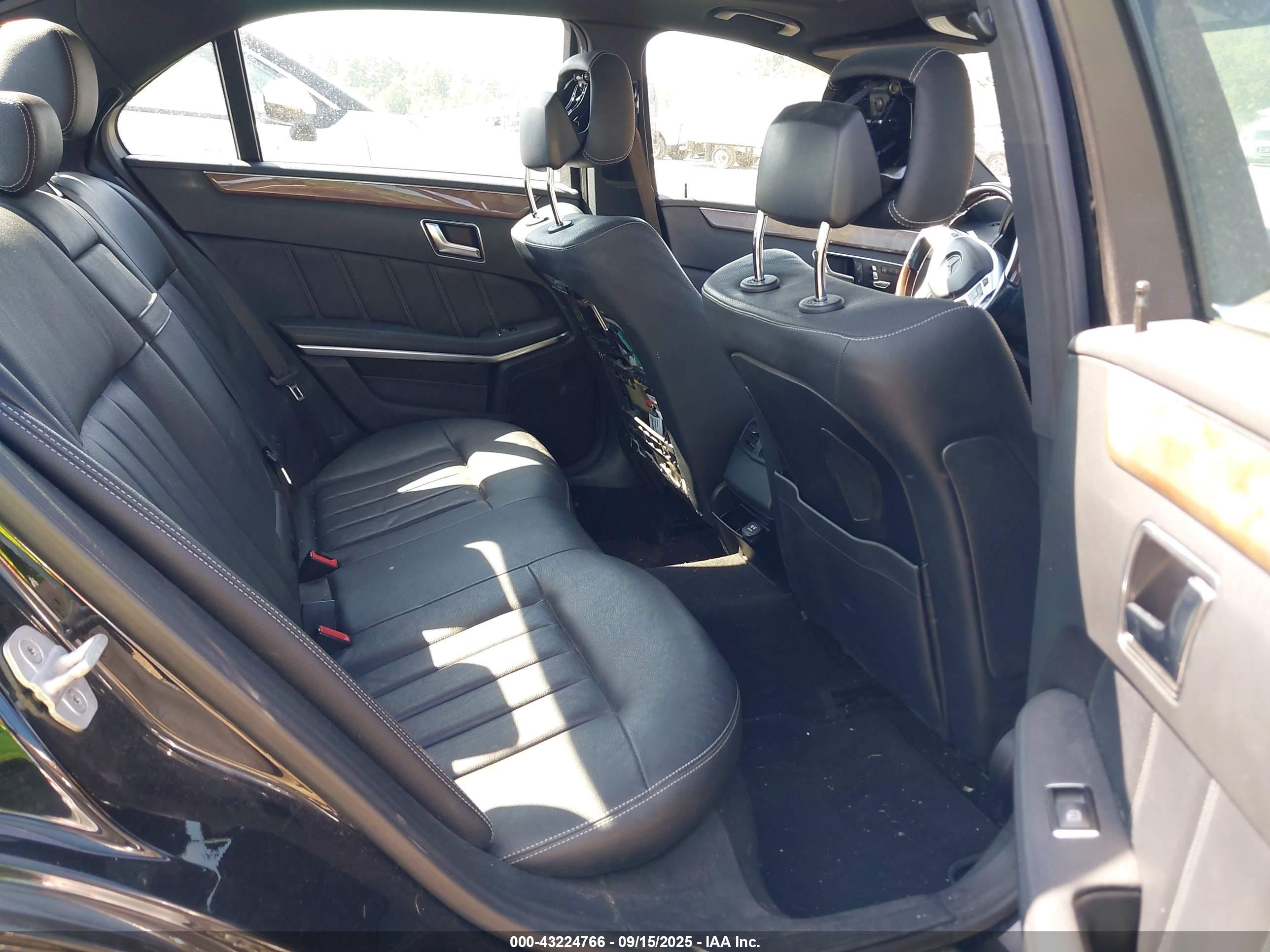 MERCEDES-BENZ E image 8