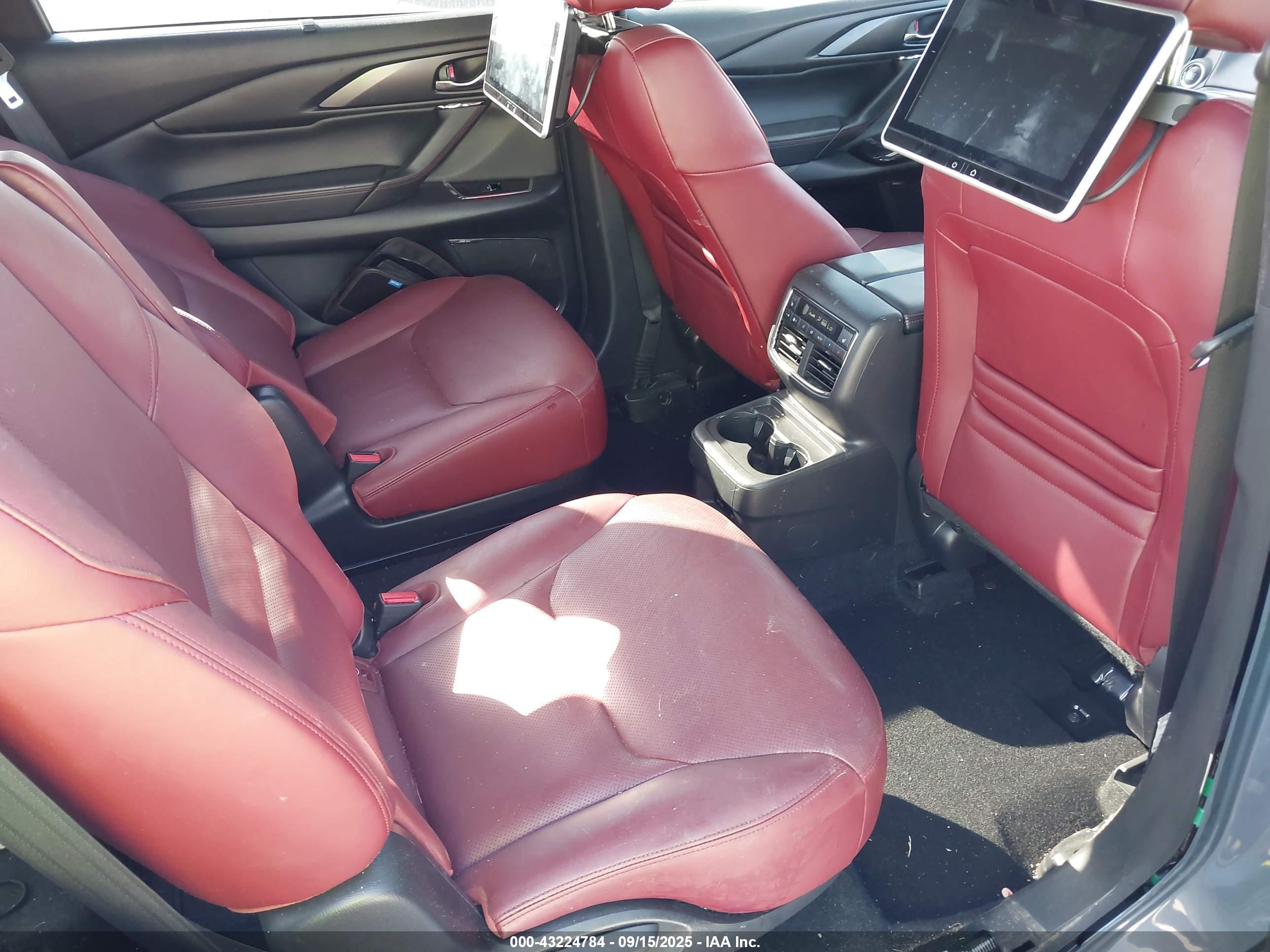 MAZDA CX-9 image 8